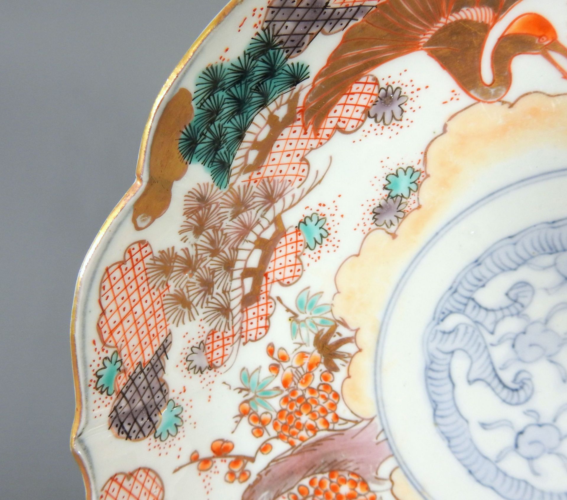Chinesischer Schauteller Porzellan, polychrom und gold staffiert. Schauteller im Spieg - Image 7 of 8