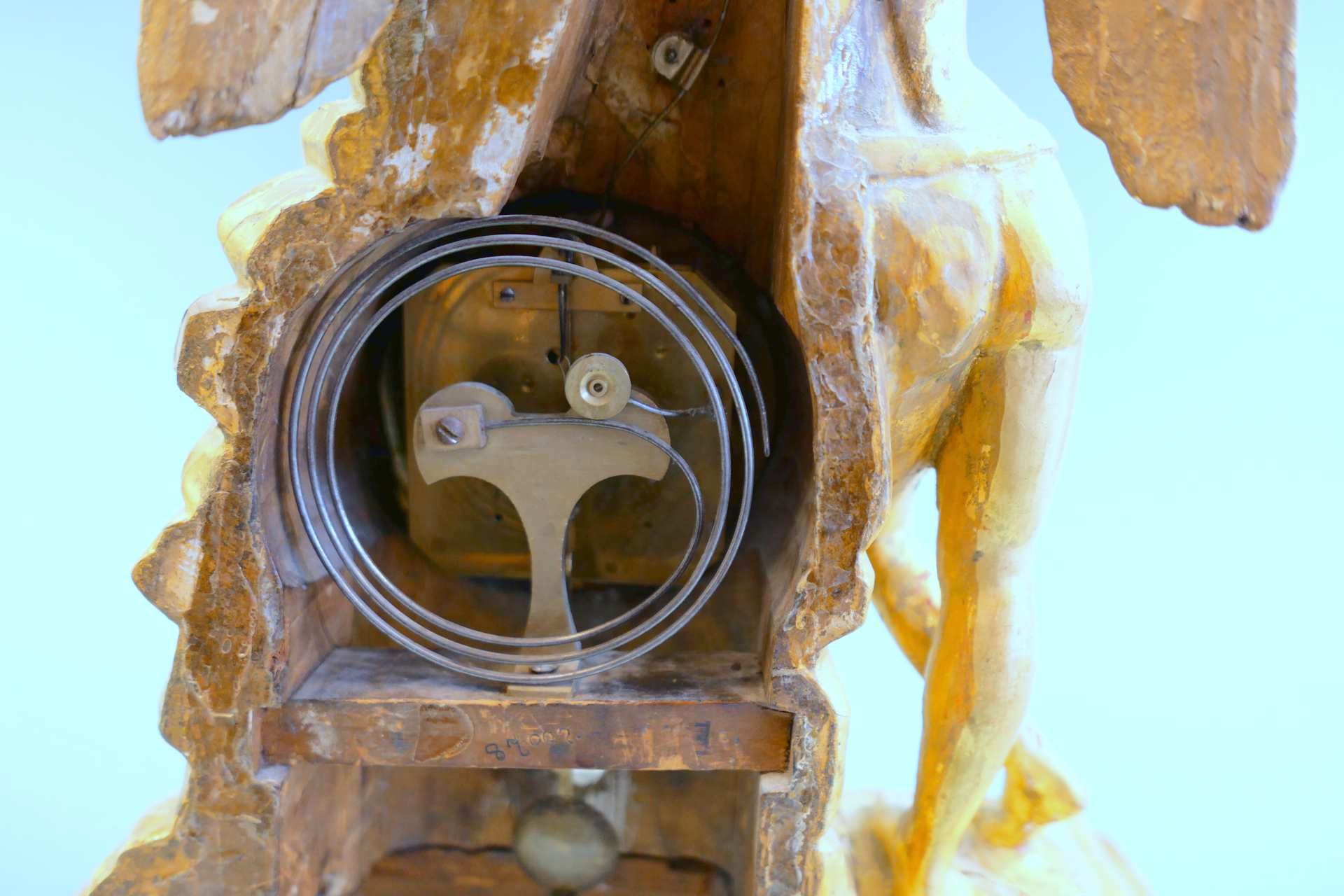 Seltene Augenwender-Uhr Von vier Kugelfüßen getragenes, reich geschnitztes Holzgehä - Image 4 of 4