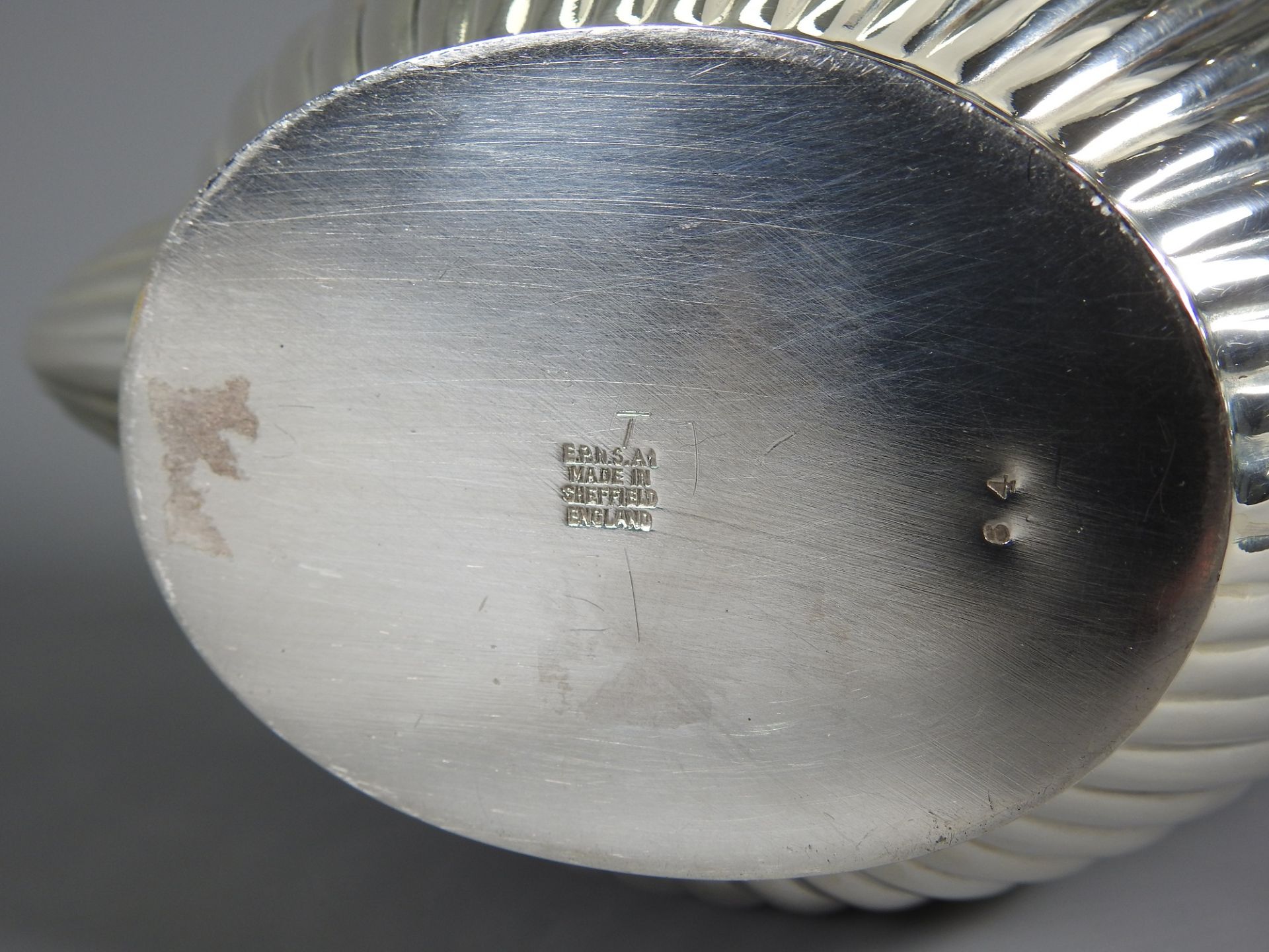 Englische Teekanne Silber plated, am Boden "EPNS Made in Sheffield England" punziert. - Image 4 of 4