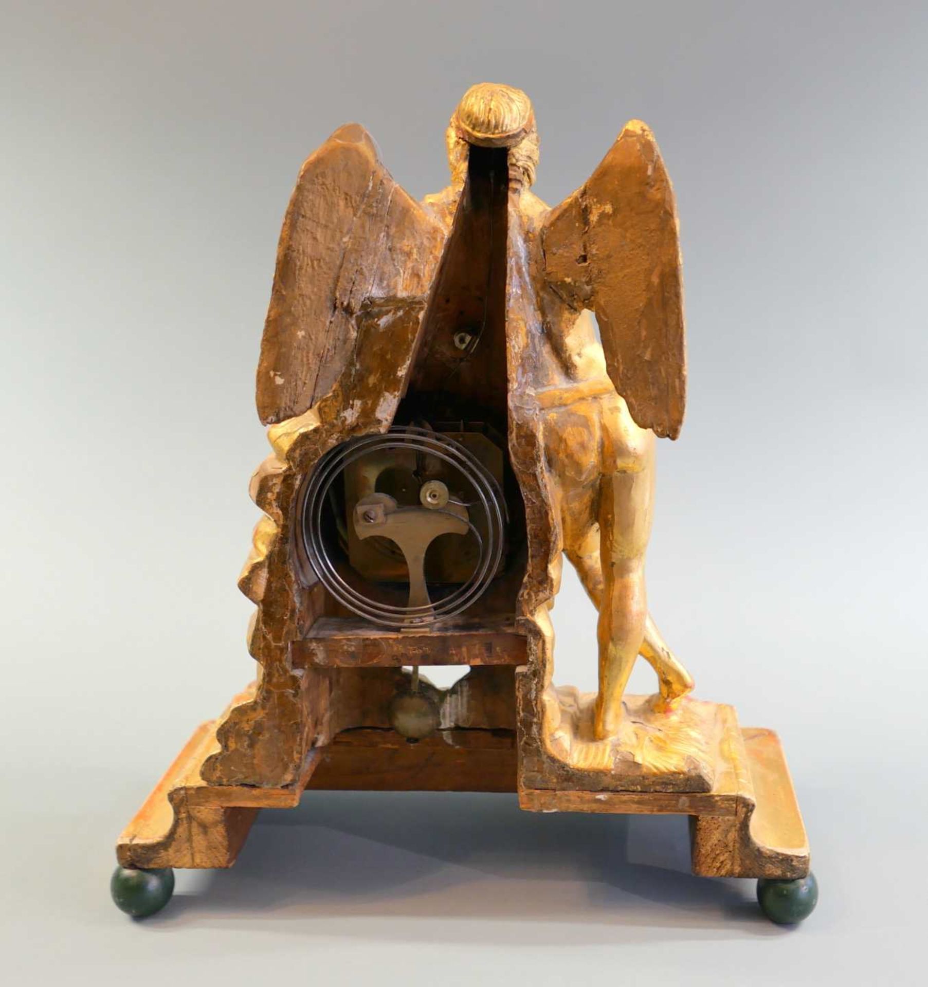 Seltene Augenwender-Uhr Von vier Kugelfüßen getragenes, reich geschnitztes Holzgehä - Image 3 of 4