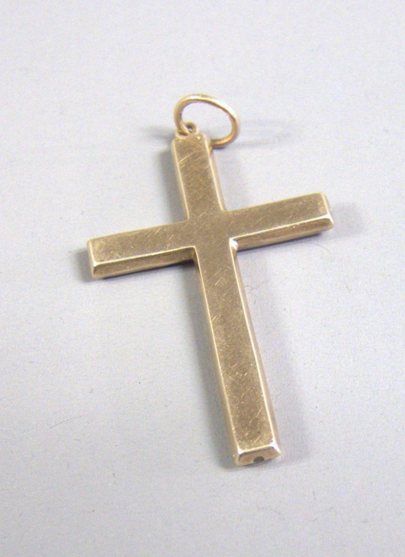 Kreuz-Anhänger 14 K Gold. Lateinisches Kreuz an der Schauseite fein graviert und mit - Bild 2 aus 2