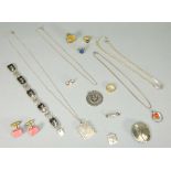 Konvolut von Schmuck 14 und 8 K Gold, Silber Sterling, 835 und 800, Doublé und Messin