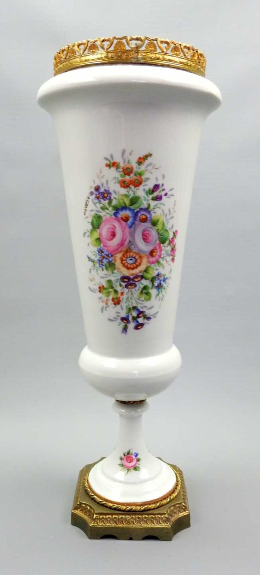 Imposante Zier-Vase Porzellan, ohne Marke am Standring aufglasur "Limoges" beschriftet - Image 5 of 6