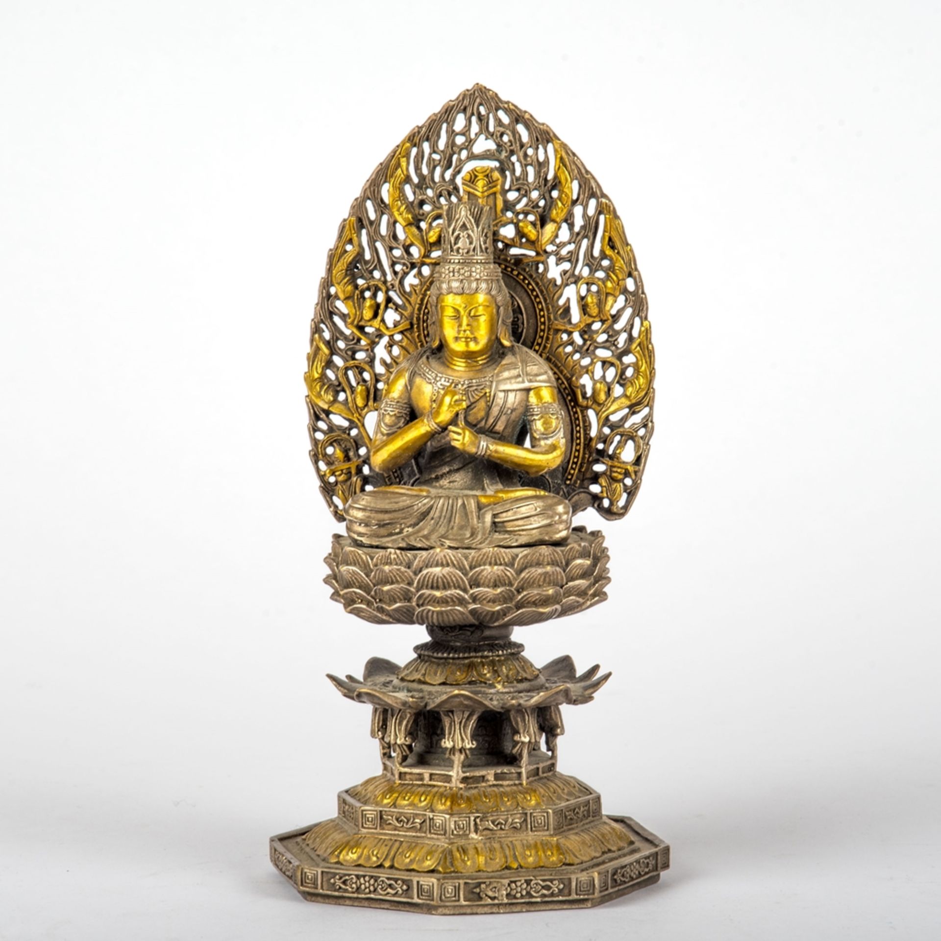 Buddha im Meditationssitz auf einem Lotossockel, China 19/20. Jh.