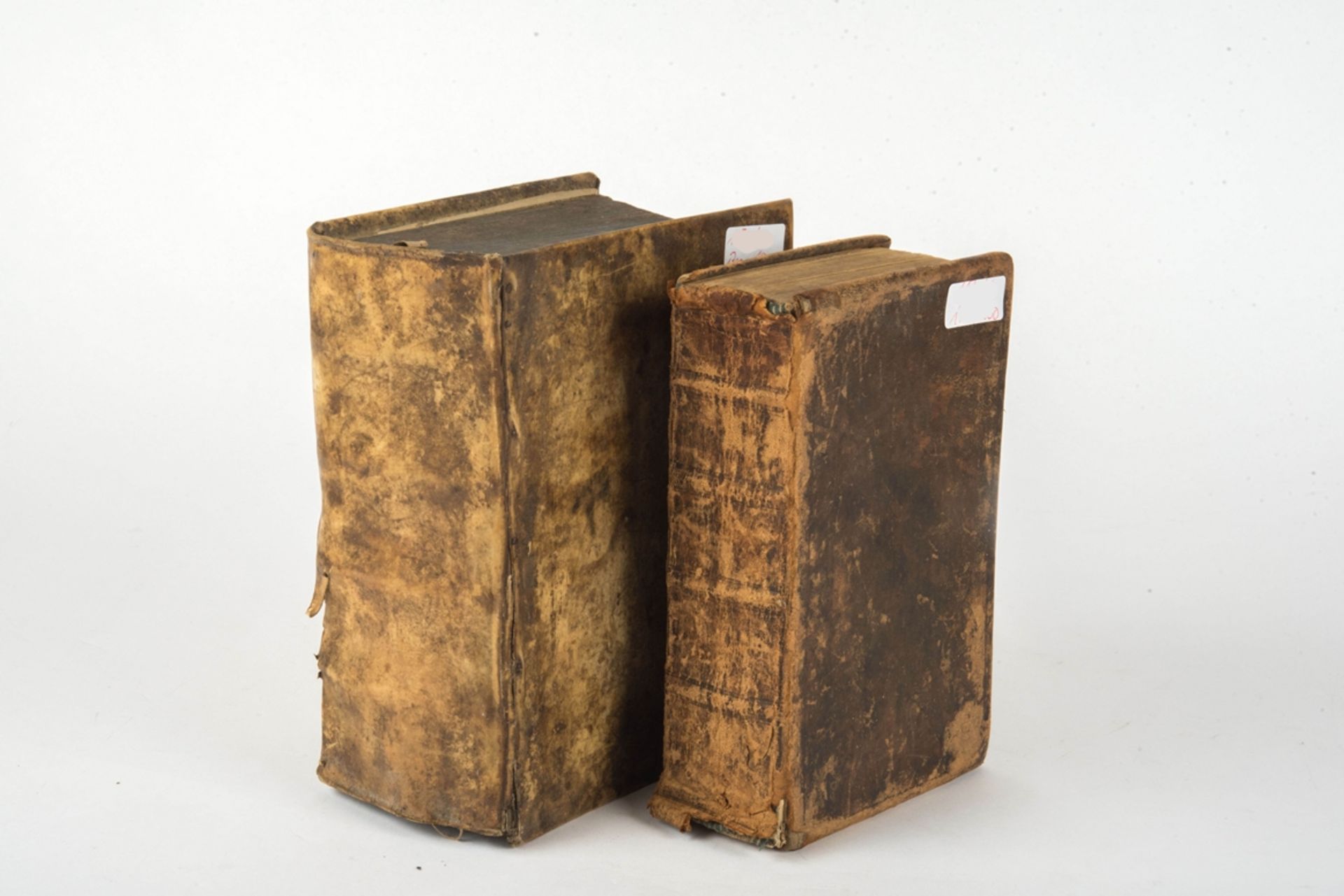 1 Bibel , mit Widmung dat. 1850 und eine evangelische Hauß-Postill. von 1743