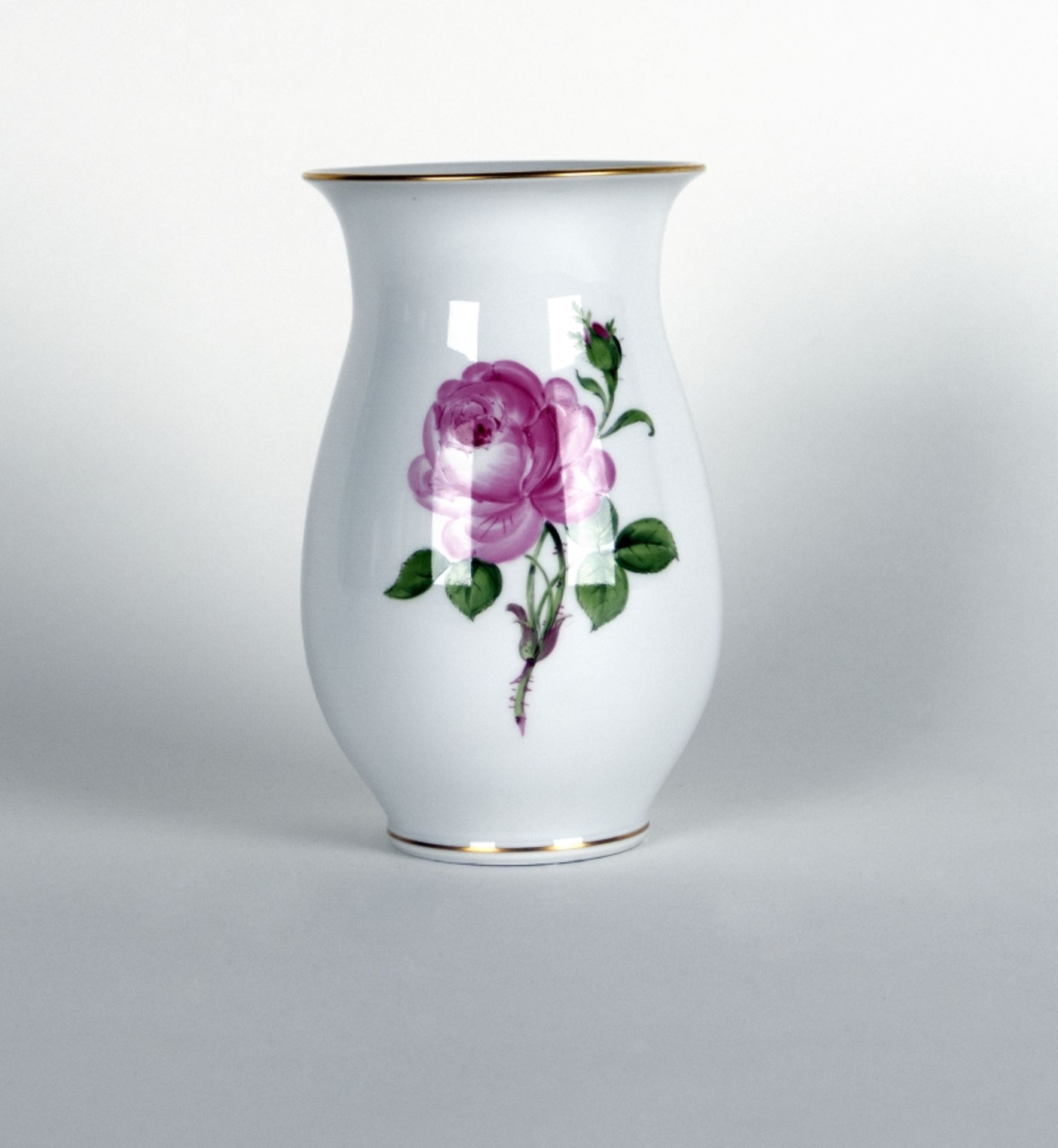 Meissen: Kleine Vase mit Rosenmotiv