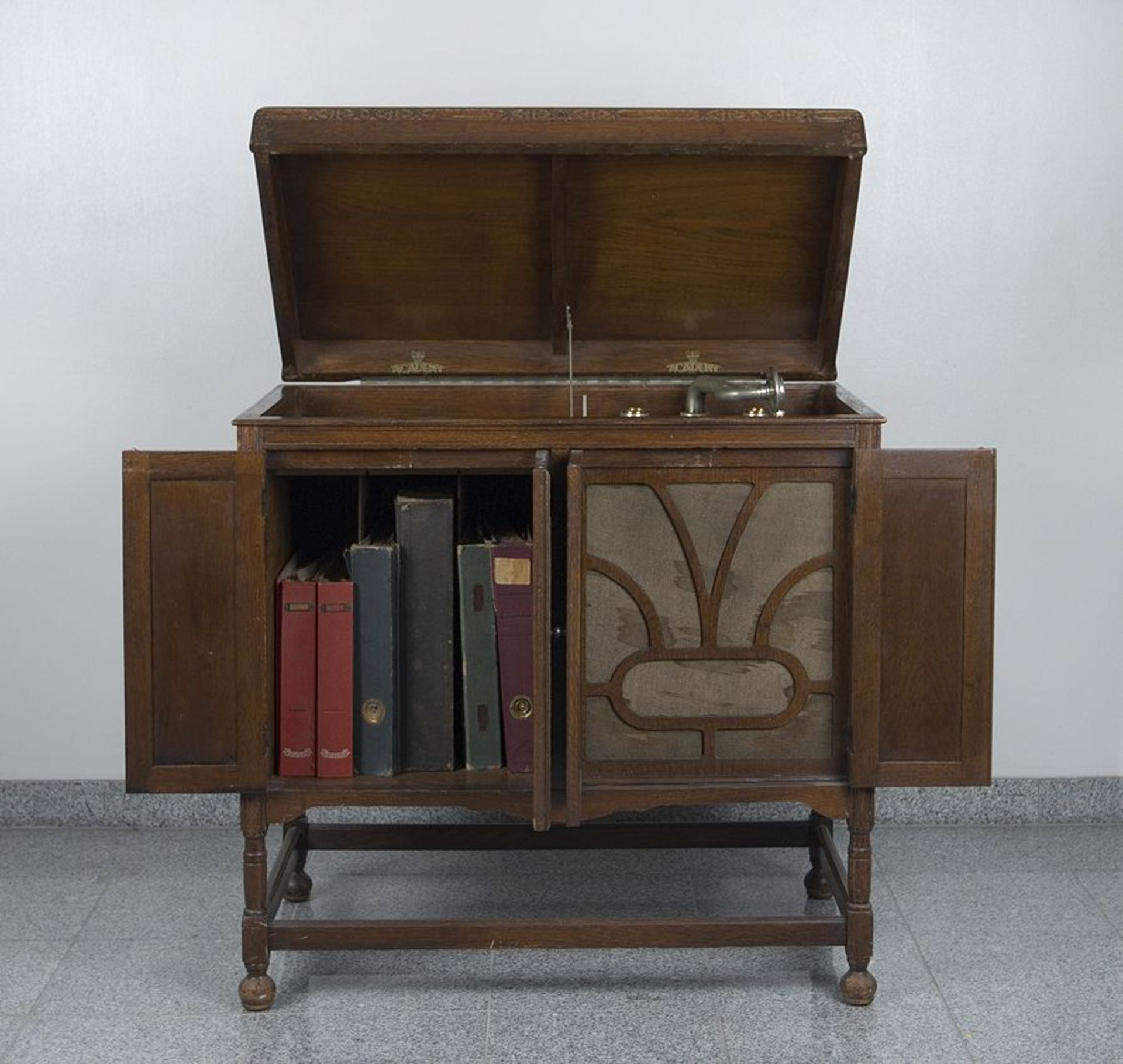 Academy: Grammophon Cabinet - Bild 2 aus 4