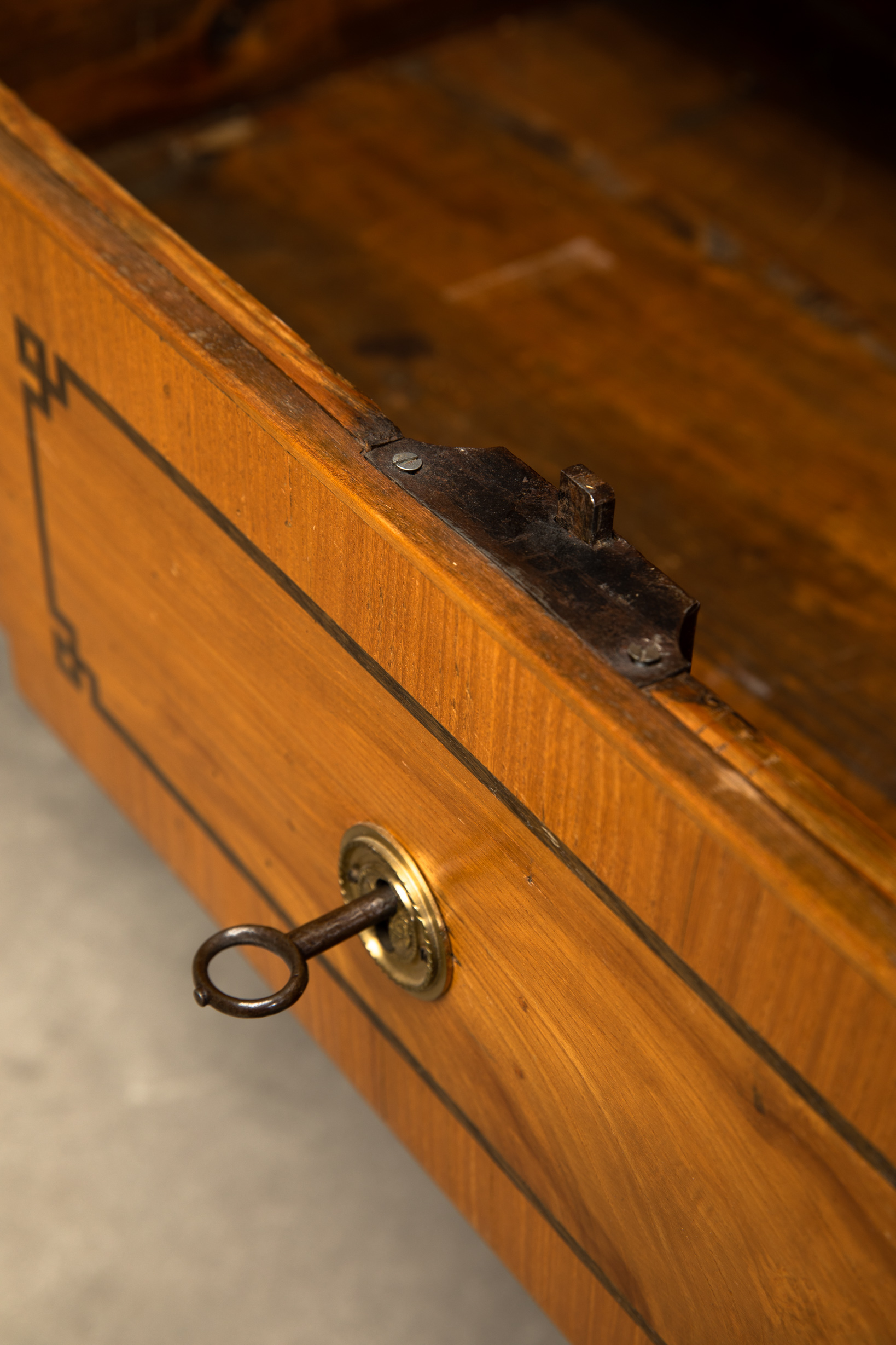 Louis Seize chest of drawers - Image 3 of 6