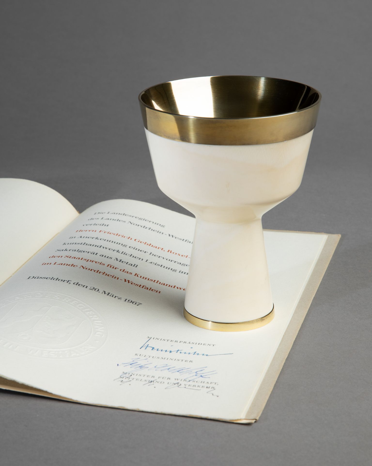 Herta & Friedrich Gebhart, Chalice, Ivory and gilded Silver, Staatspreis NRW 1967 - Bild 4 aus 5