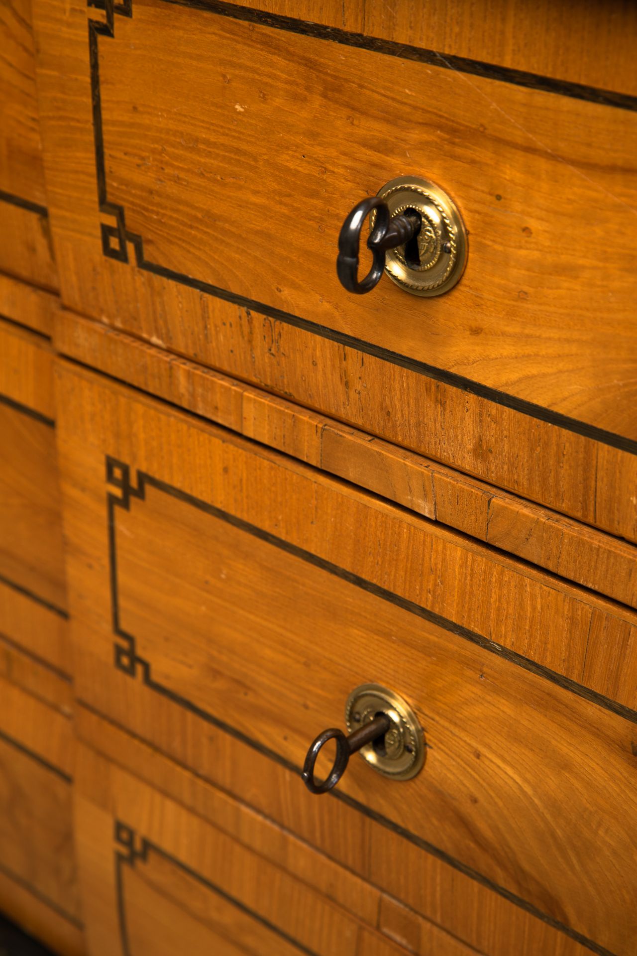 Louis Seize chest of drawers - Bild 2 aus 6