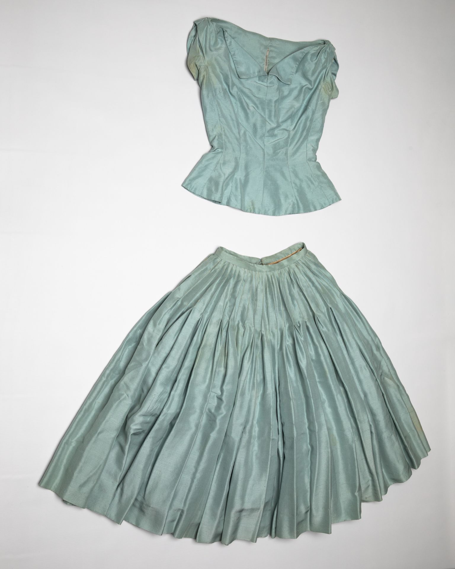 Christian Dior, duckegg blue two piece afternoon ensemble, 1956/57 - Image 3 of 8