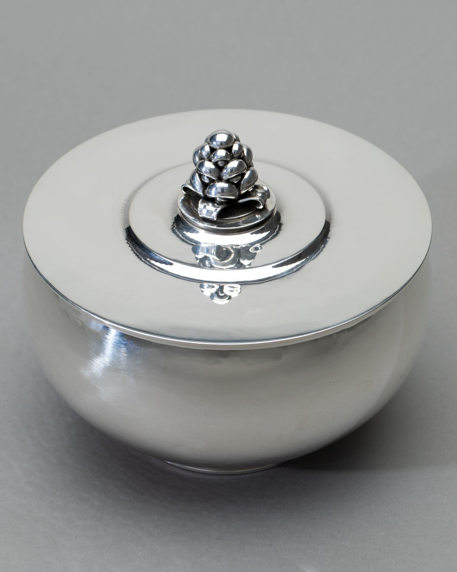 Harald Nielsen, Georg Jensen Silver lidded Bowl 525A