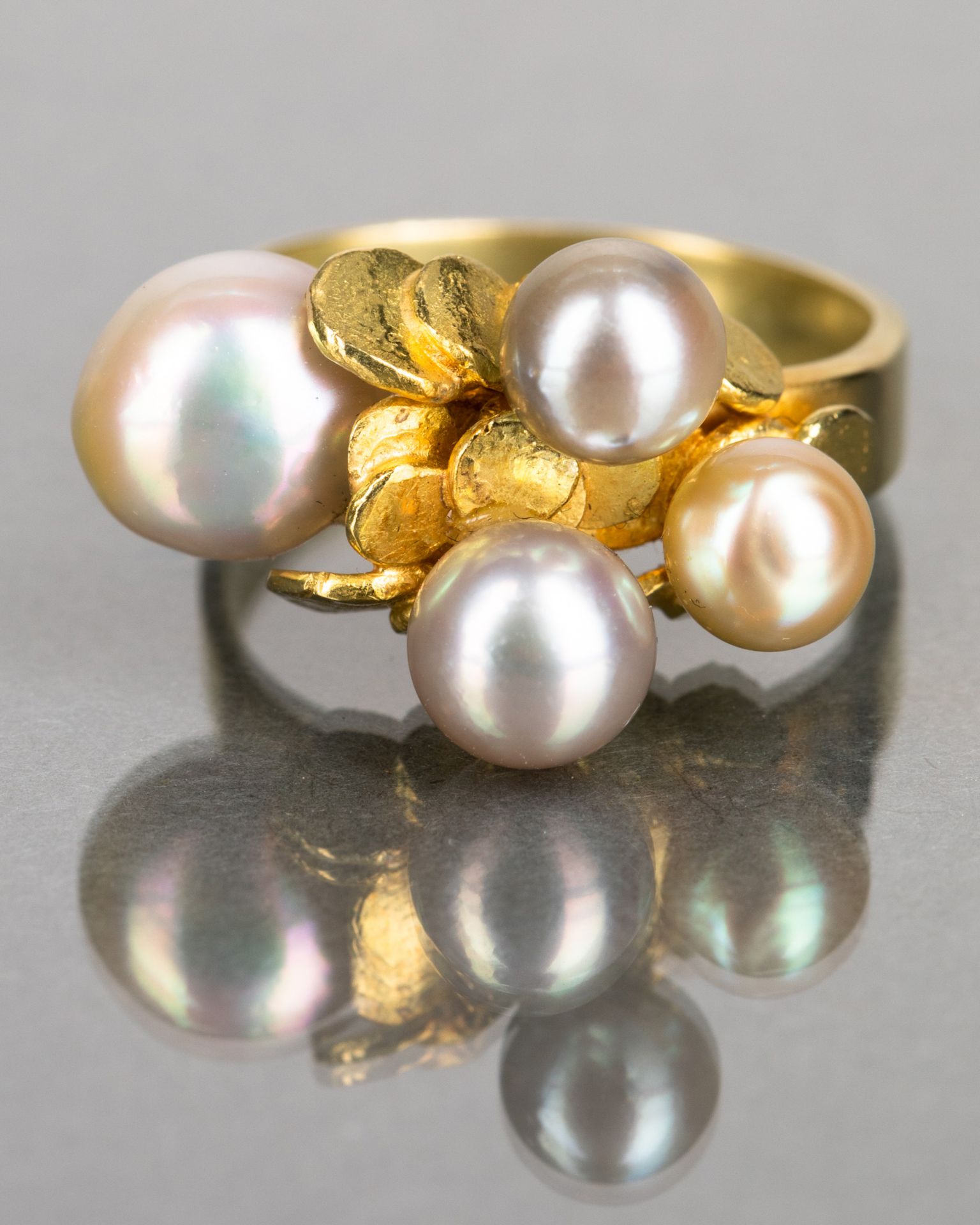 Herta & Friedrich Gebhart, Ring, Gold 18K, South sea pearls - Bild 2 aus 3