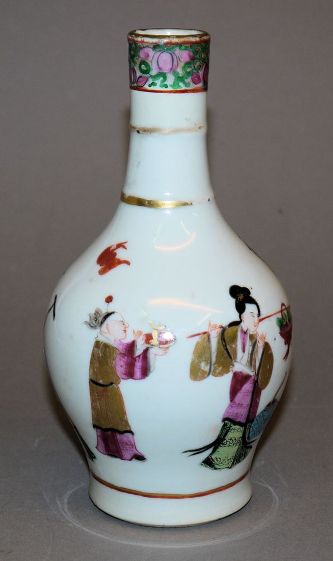 Flaschenvase mit Unsterblichen der späten Qing-Zeit, China um 1900 - Image 2 of 3