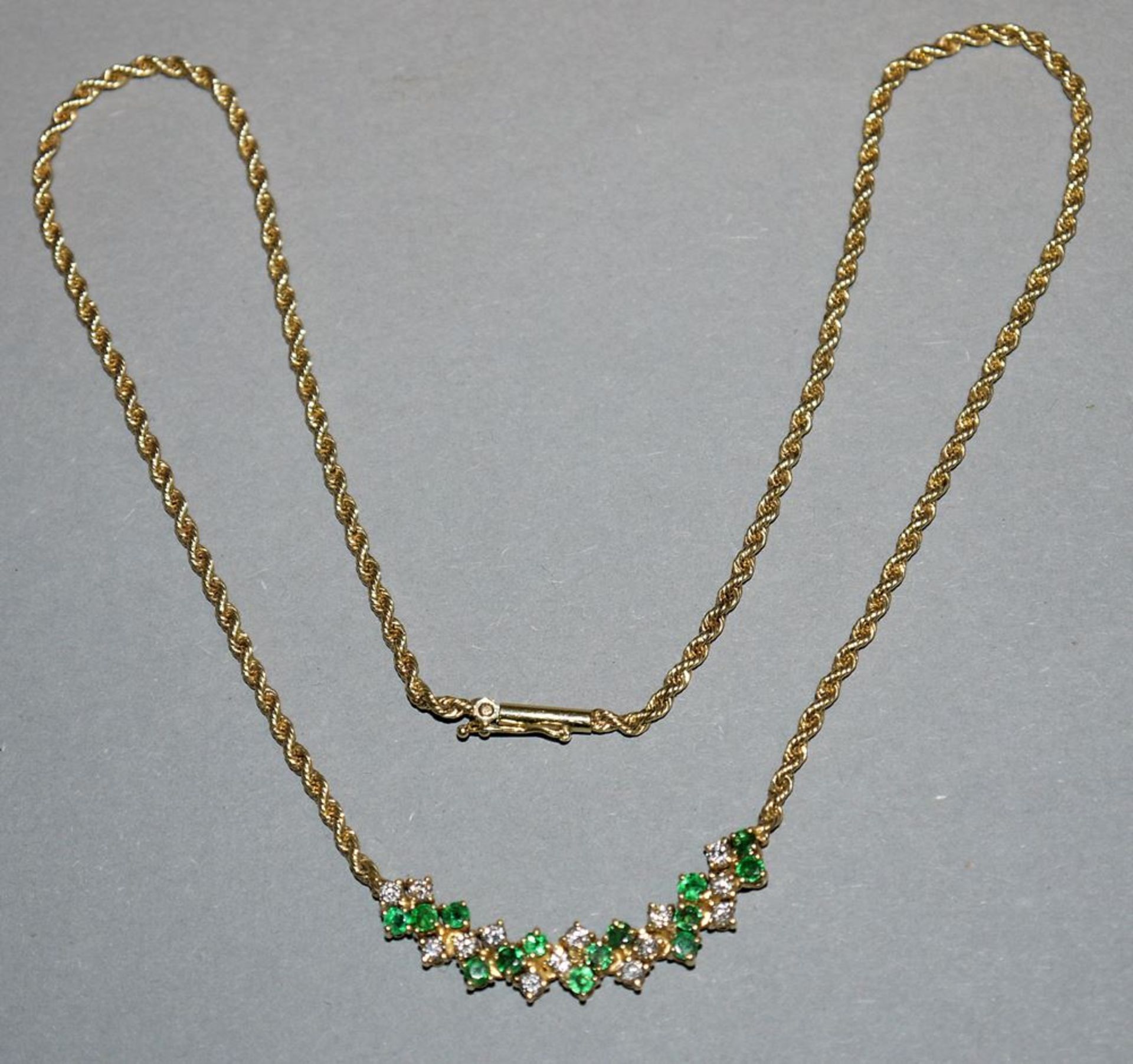 Collier mit Brillanten und Smaragden, Gold