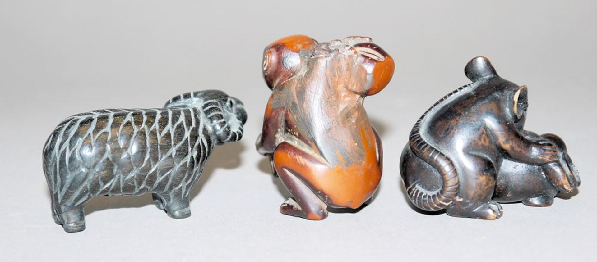 Ratten, Affe und Widder, drei japanische Netsuke aus Edelholz - Image 2 of 2