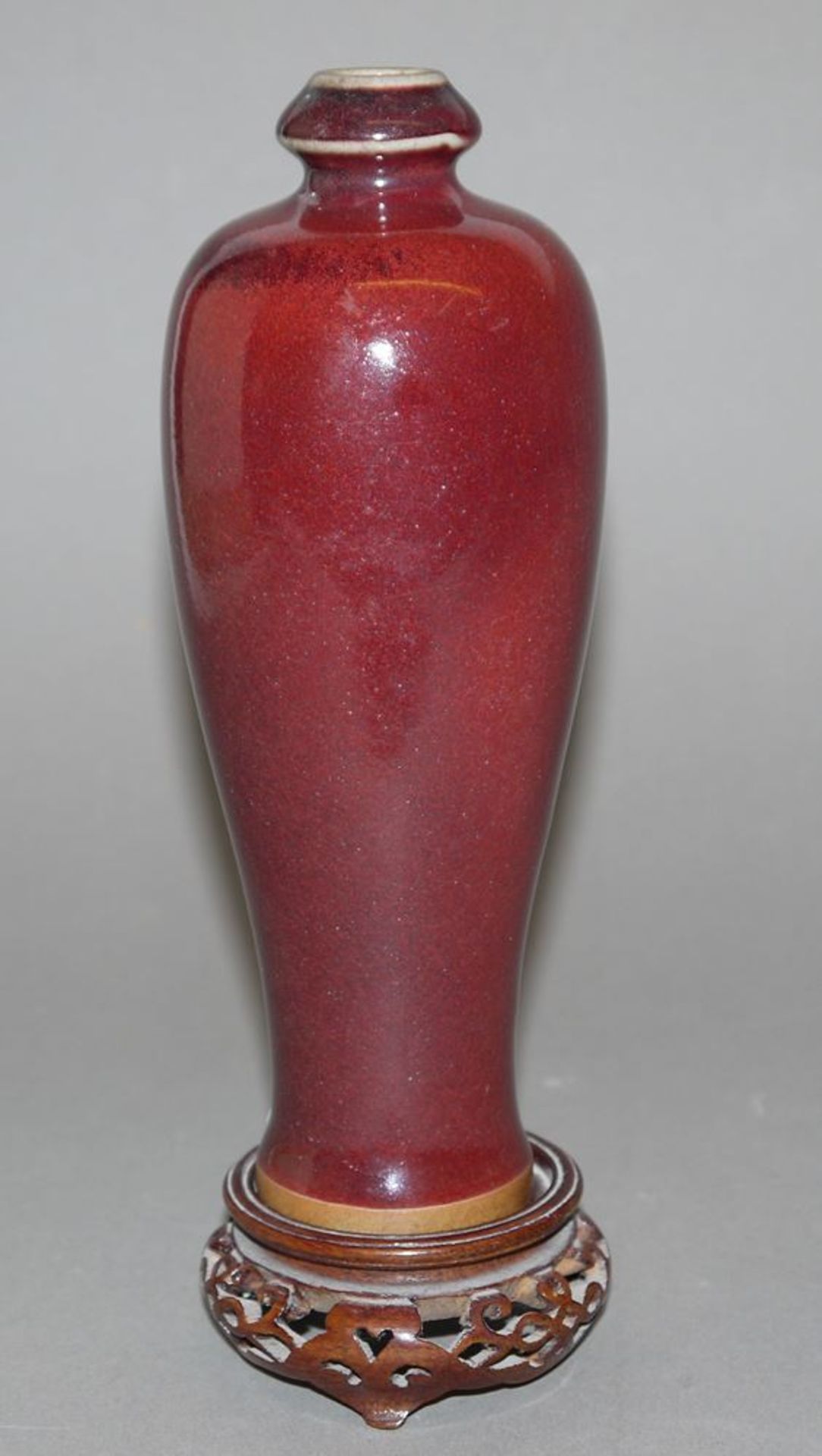 Monochrome Sangue-de-Boeuf Vase, China 20. Jh.