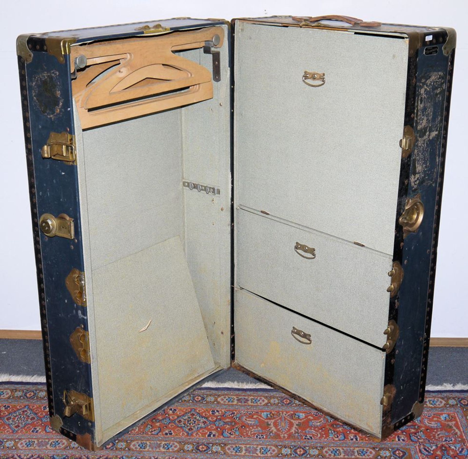 Kellerfund: Überseekoffer "Steamer Trunk", Mossman of London um 1940