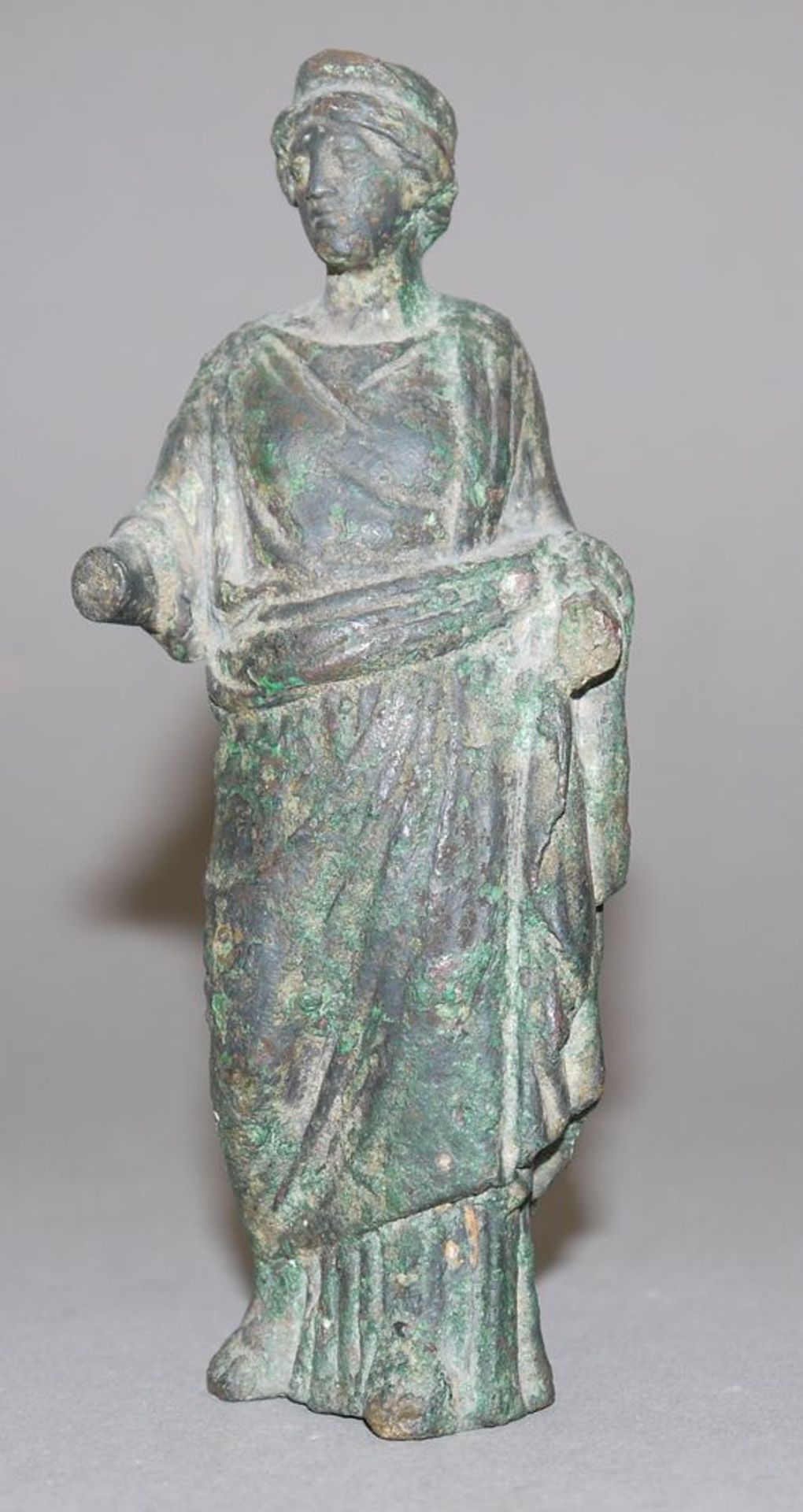 Bronzeplastik einer Göttin, wohl Juno, römisch, 2. Jh. n. Chr.