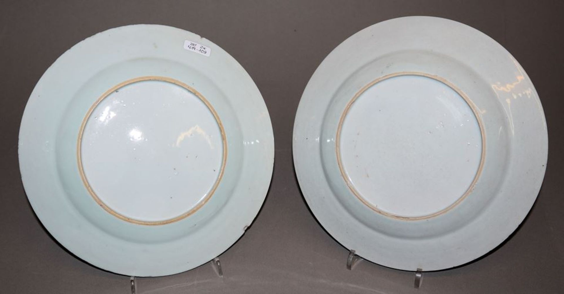 Zwei Export-Teller der Qianlong-Zeit, China 18. Jh. - Bild 2 aus 2