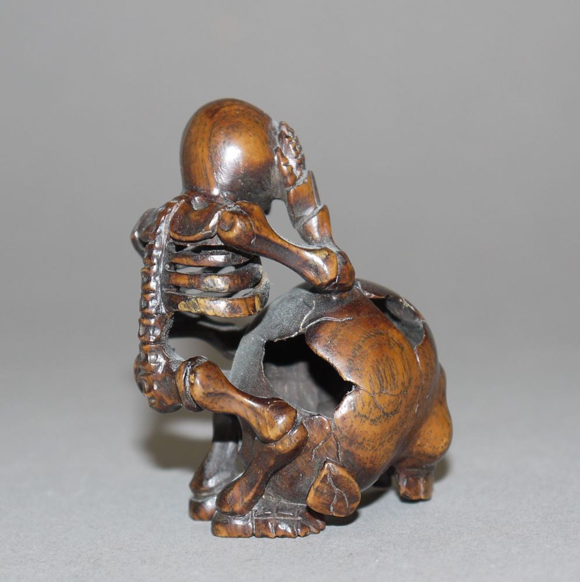 Memento Mori, japanische Edelholz-Netsuke - Image 2 of 2