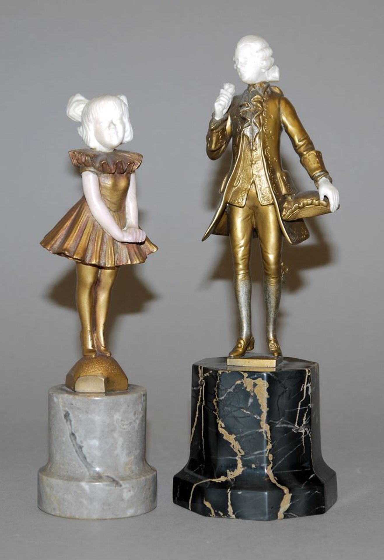 Zwei Chryselephantine-Figuren Rosenkavalier & junges Mädchen, Art Déco