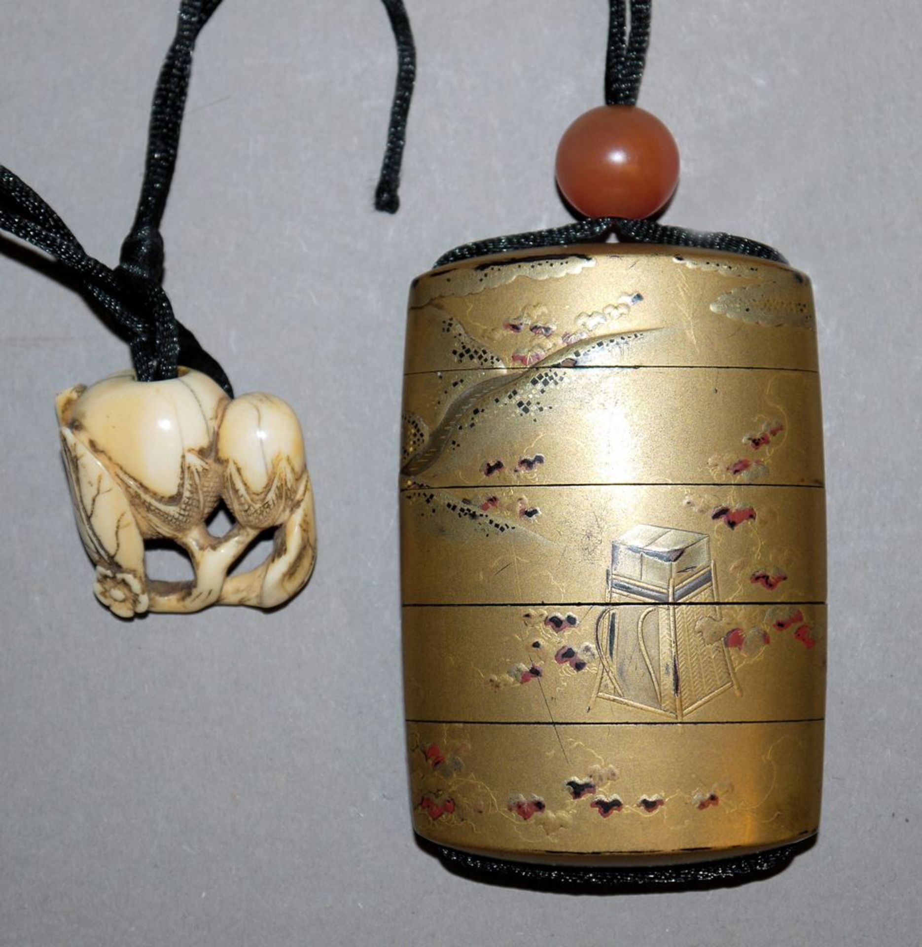 Feines Inro mit Netsuke, Edo/Meiji-Zeit, Japan 19. Jh.