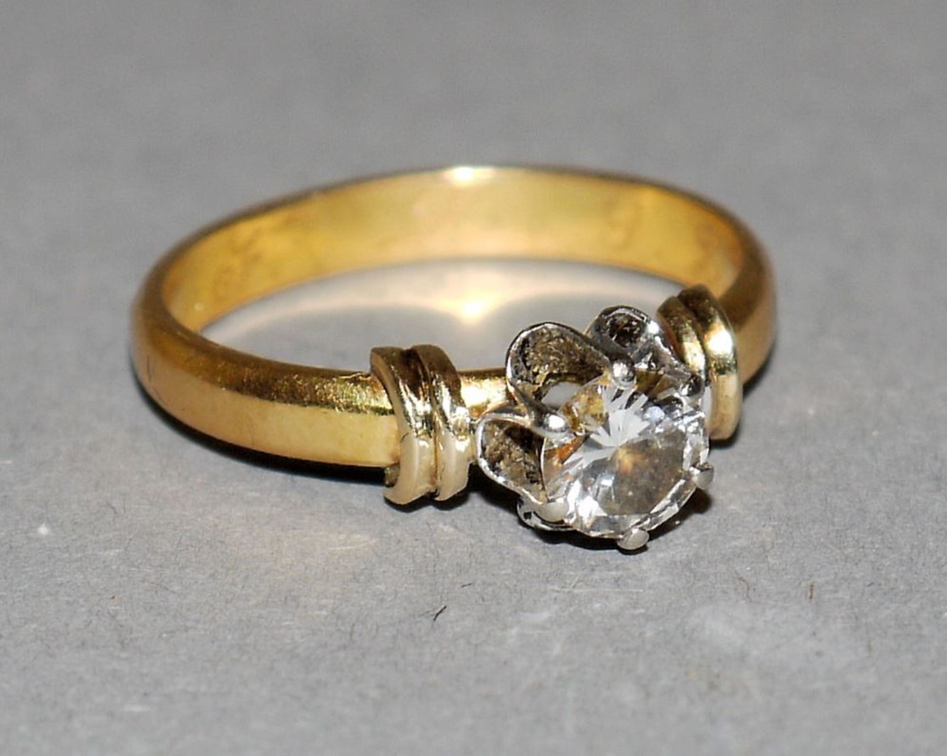 Diamant-Solitaire, Gold um 1920