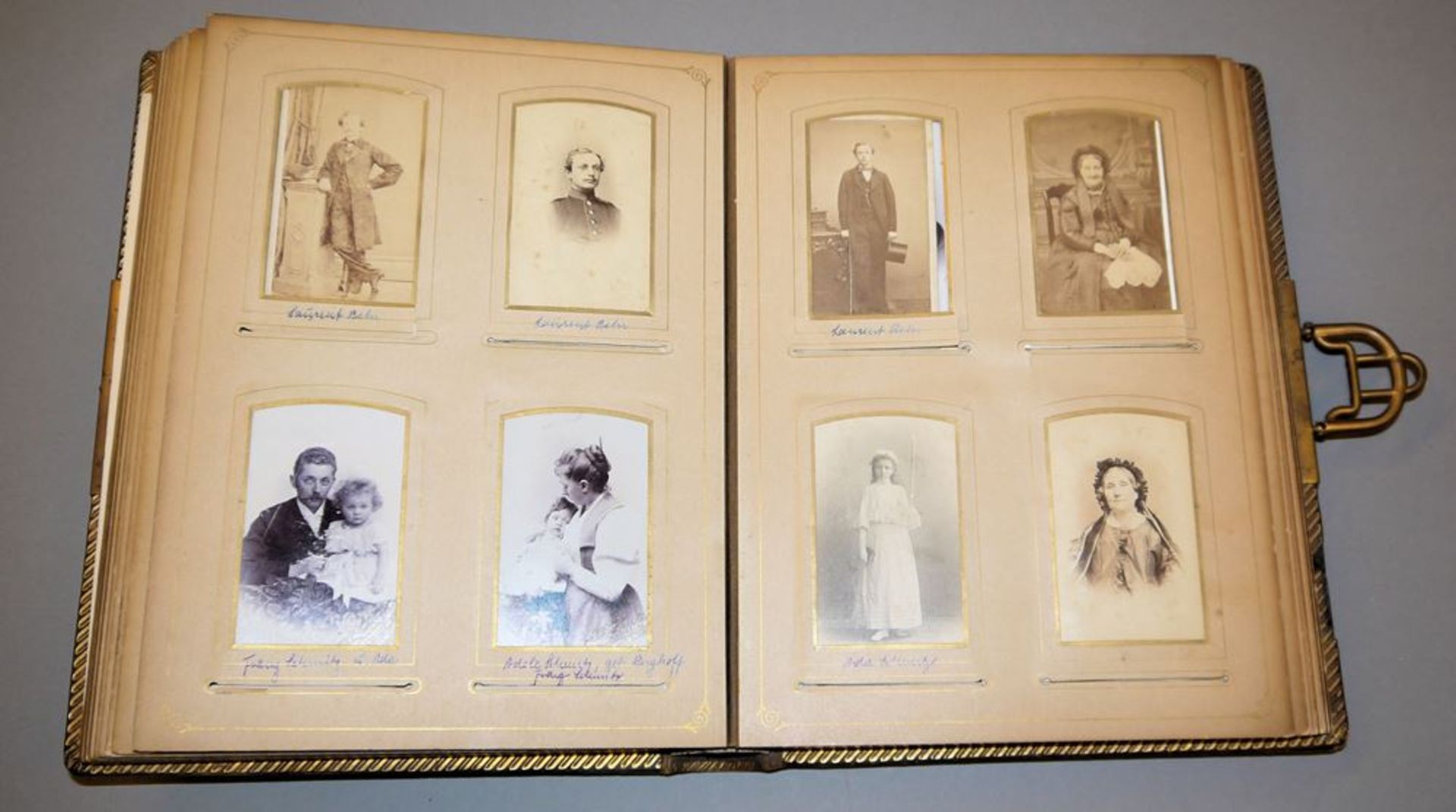 Fotoalbum der Adelsfamilie Behr, 19. Jh. - Image 3 of 4