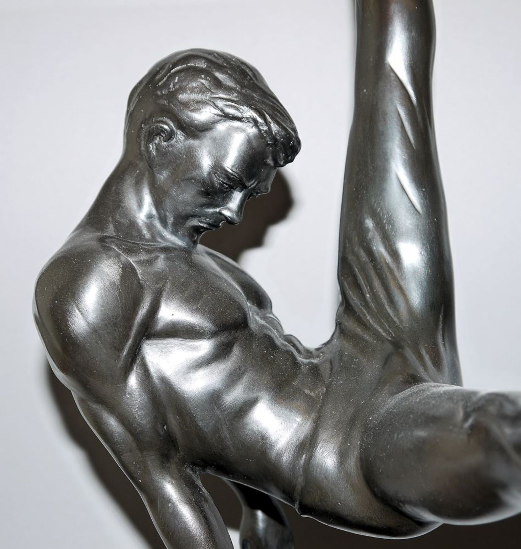 Richard MacDonald, Studio/ Umkreis, Turner am Ring, Bronzeplastik - Bild 3 aus 3