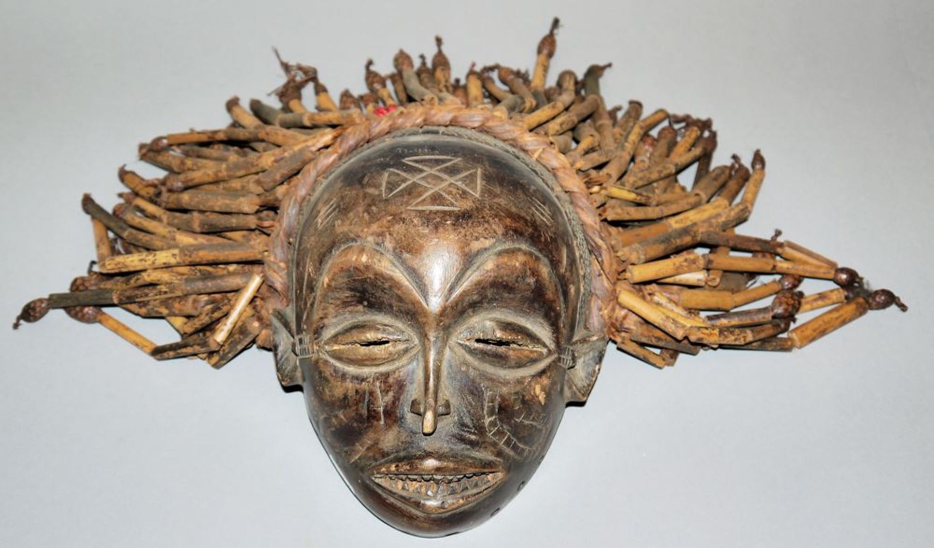 "Mwana Pwo"-Maske der Chokwe, Kongo/Angola