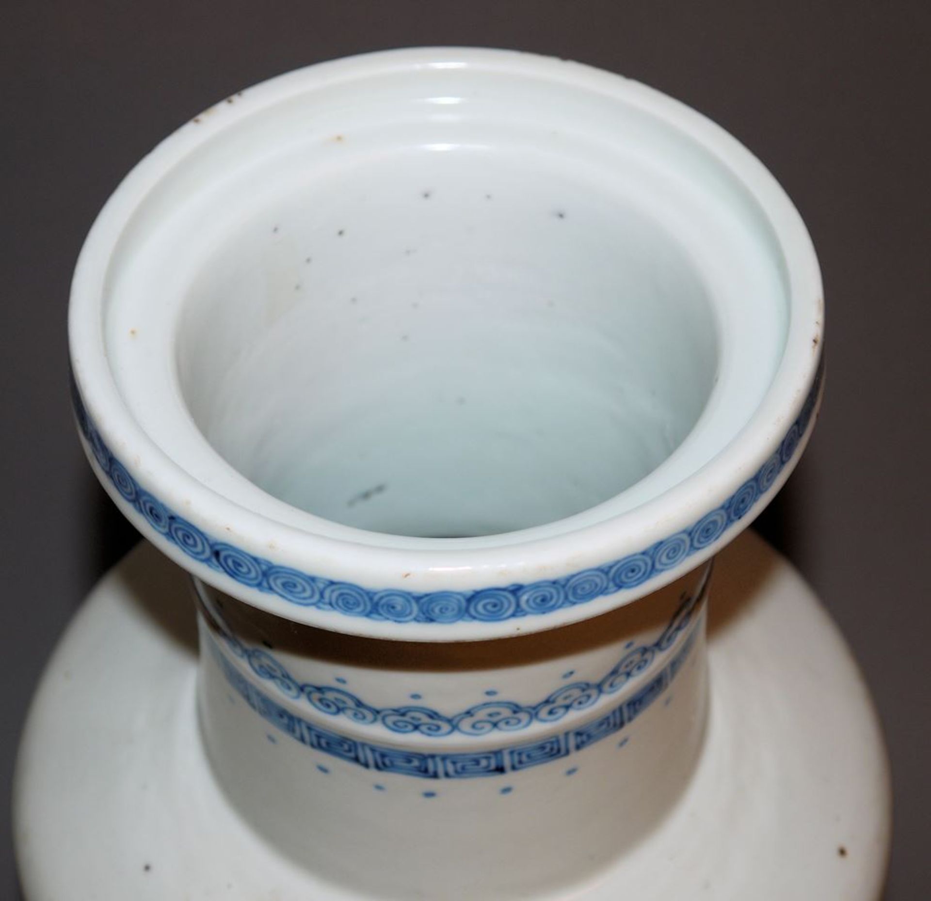 Große Blauweiß-Vase, Form Bangcui, wohl Guangxu-Zeit, China, Ende 19. Jh. - Bild 4 aus 5