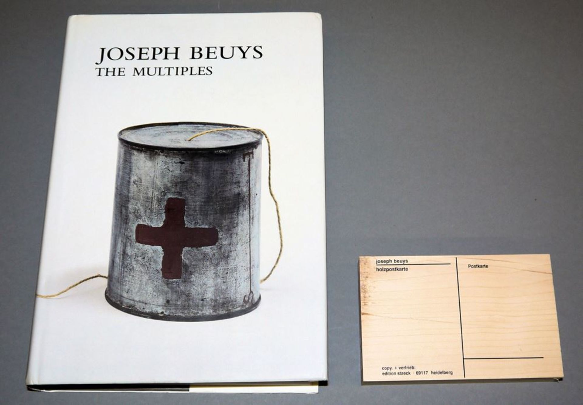 Joseph Beuys, Werkverzeichnis Joseph Beuys -The Multiples, Schellmann Ausgabe 1997 & Holzpostkarte