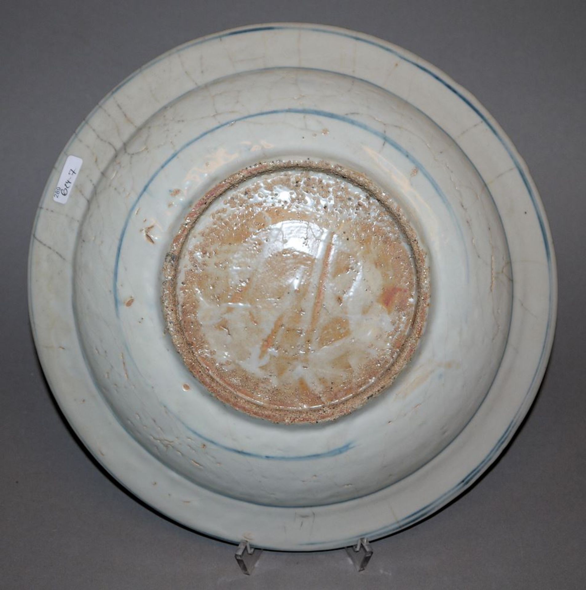 Tiefer Blauweiß-Teller mit Phönix, Swatow-Ware der Ming-Zeit, China 16. Jh.  - Bild 2 aus 2