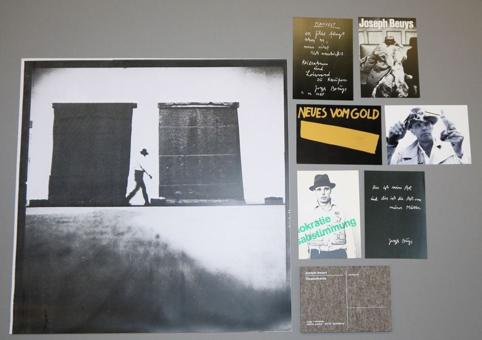 Joseph Beuys, 3 Tonnen-Edition, 1973-1985, Folie 24, dazu Filzpostkarte & 6 Postkarten, Edition Sta