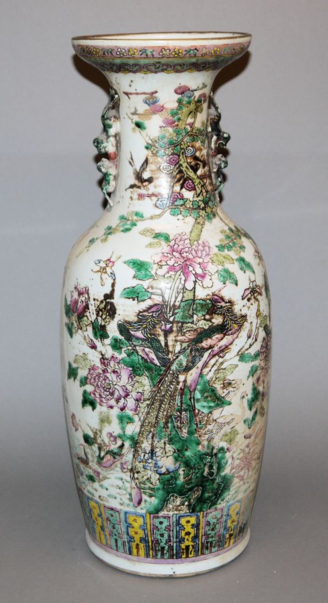 Große Balustervase mit Vögeln und Blumen an Felsen, wohl späte Qing-Zeit, China 19. Jh. - Bild 2 aus 4