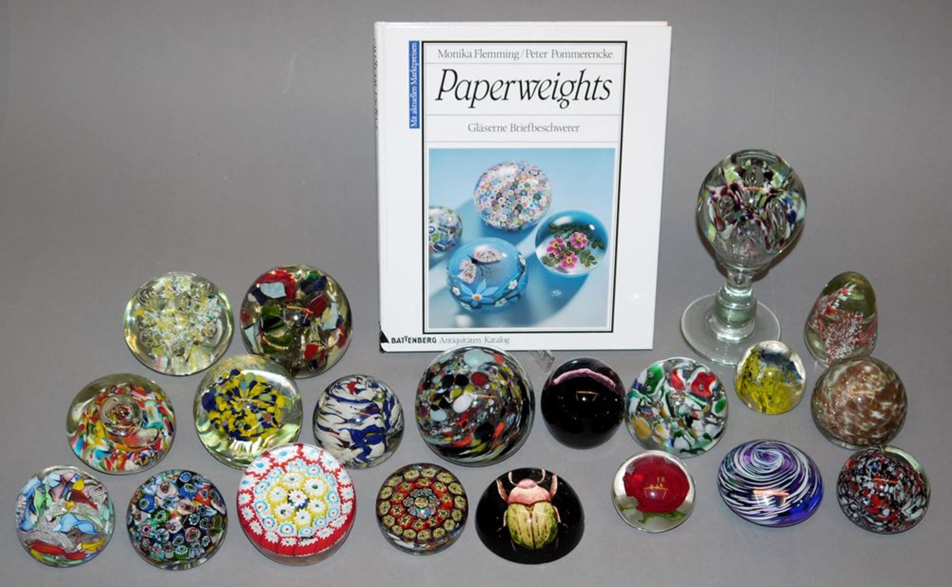 20 Paperweights, Sammlung mit Battenberg - Fachpublikation