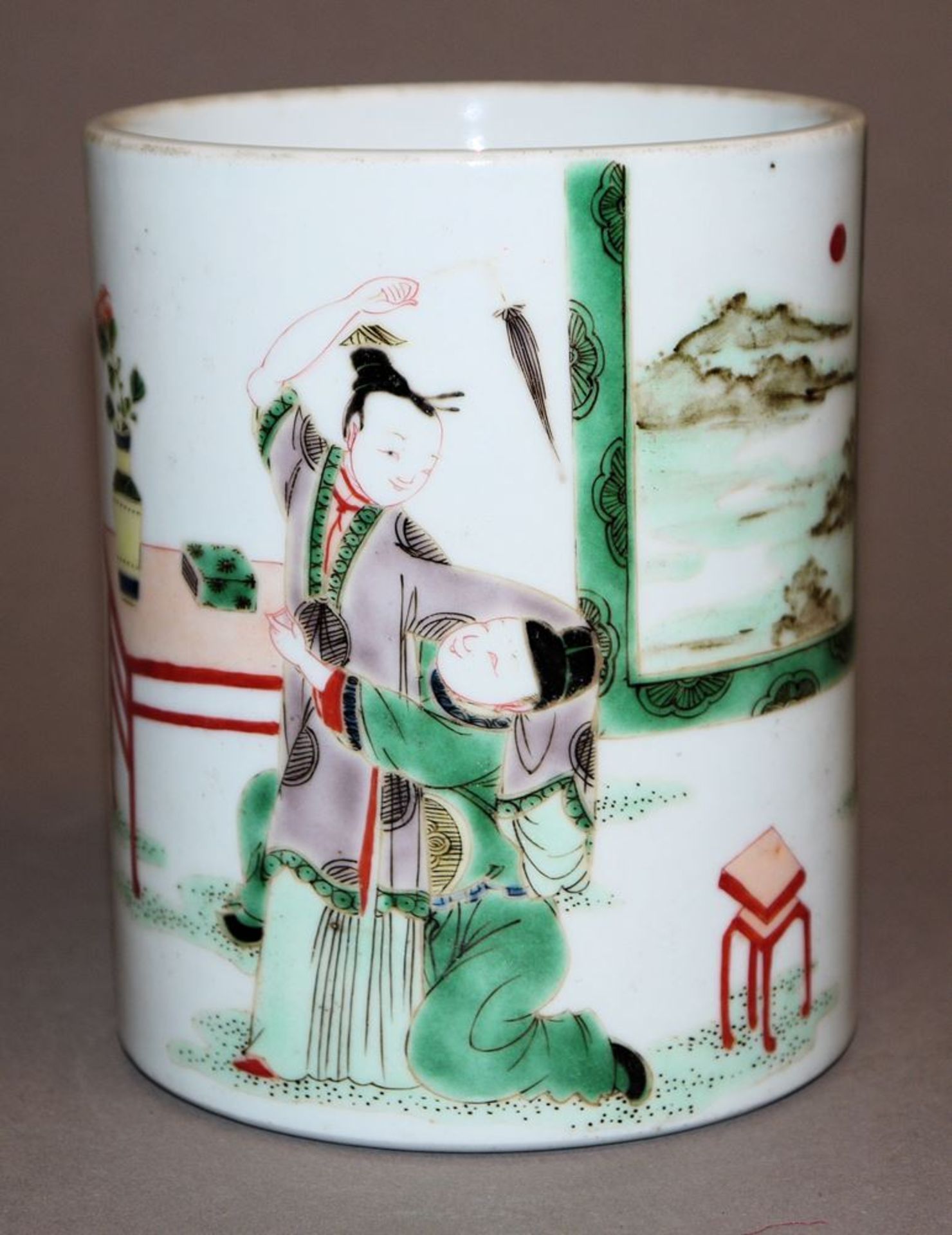 Porzellan-Pinselbecher mit galanter Szene, Qing-Zeit, China, wohl 18./19. Jh.