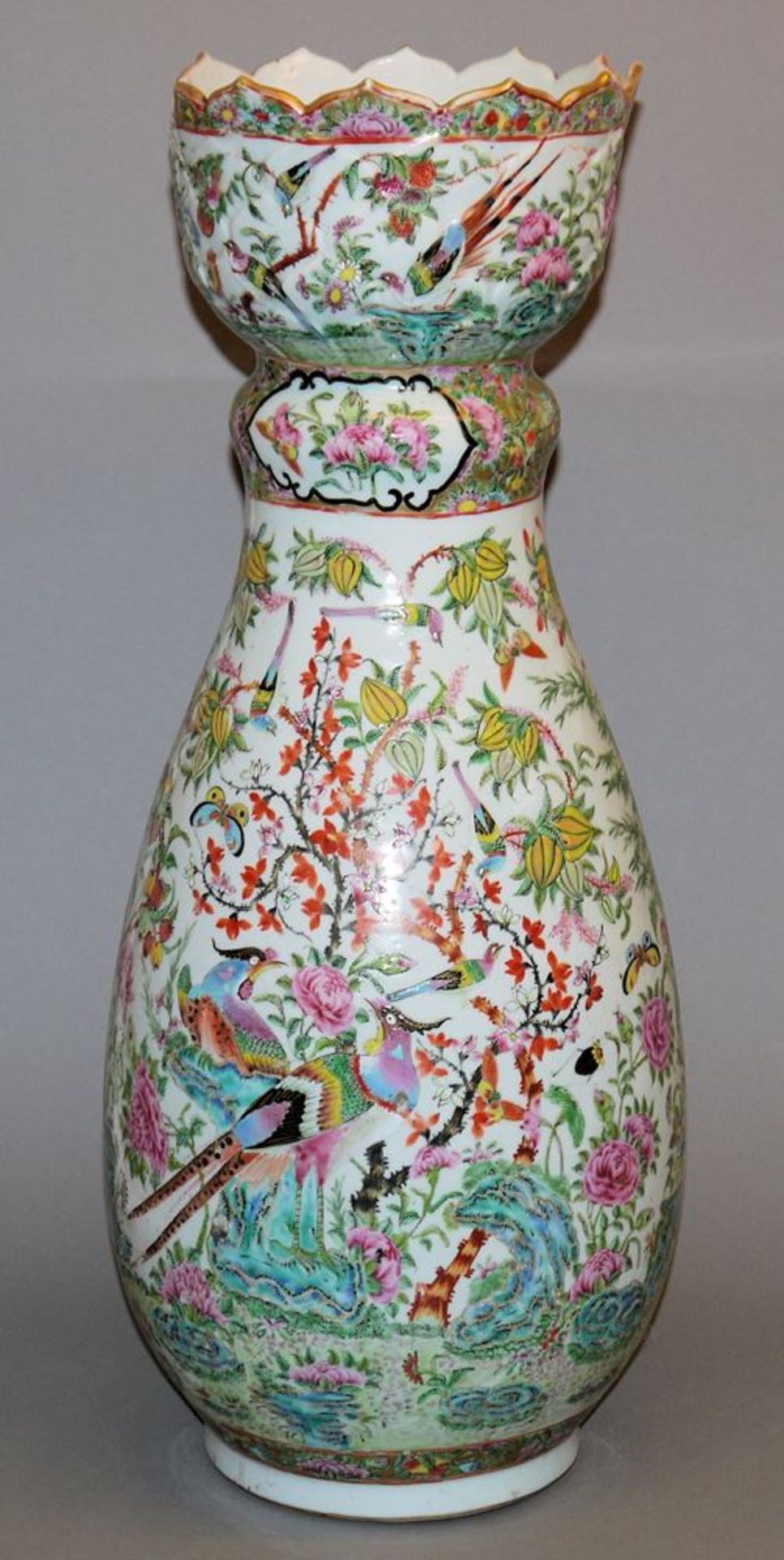 Große Porzellanvase im "Kanton-Stil" der Qing-Zeit, China 19. Jh.