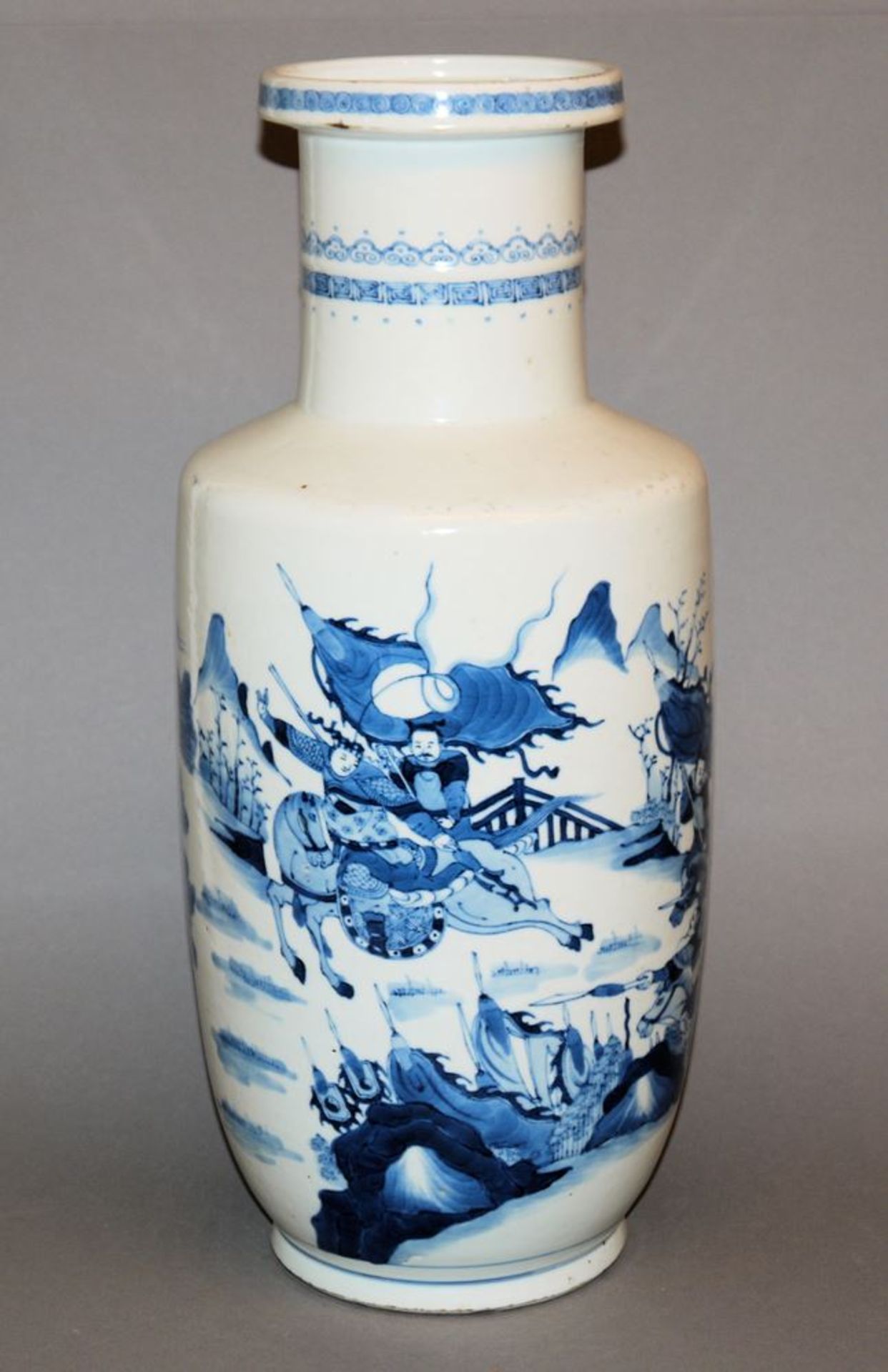 Große Blauweiß-Vase, Form Bangcui, wohl Guangxu-Zeit, China, Ende 19. Jh. - Bild 2 aus 5