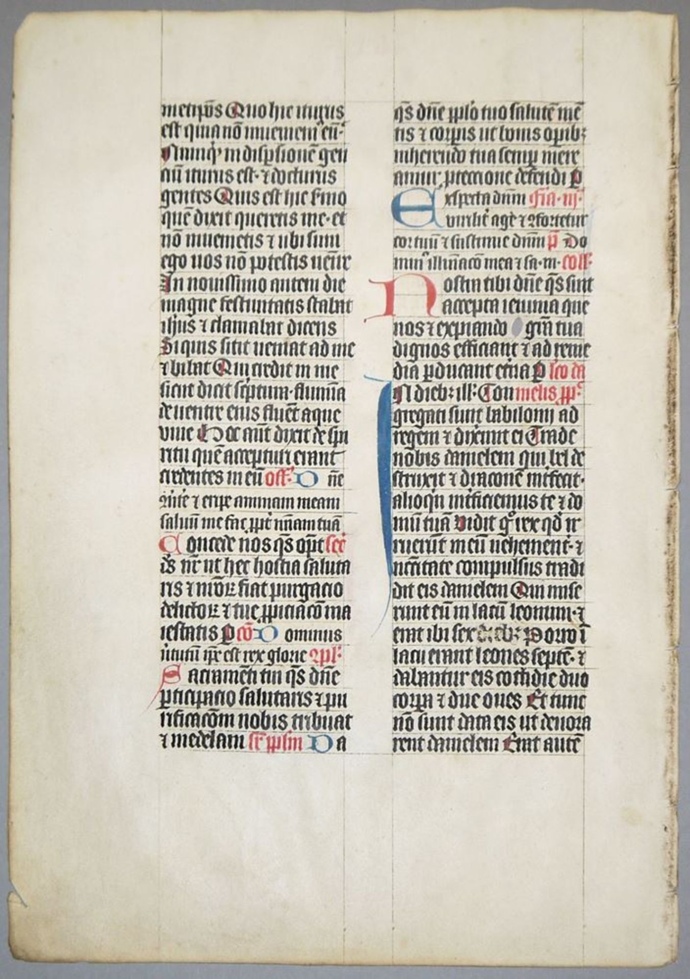 Illuminierte Handschrift aus einer Biblia latina in gotischer Textura, um 1300/400 - Image 2 of 2