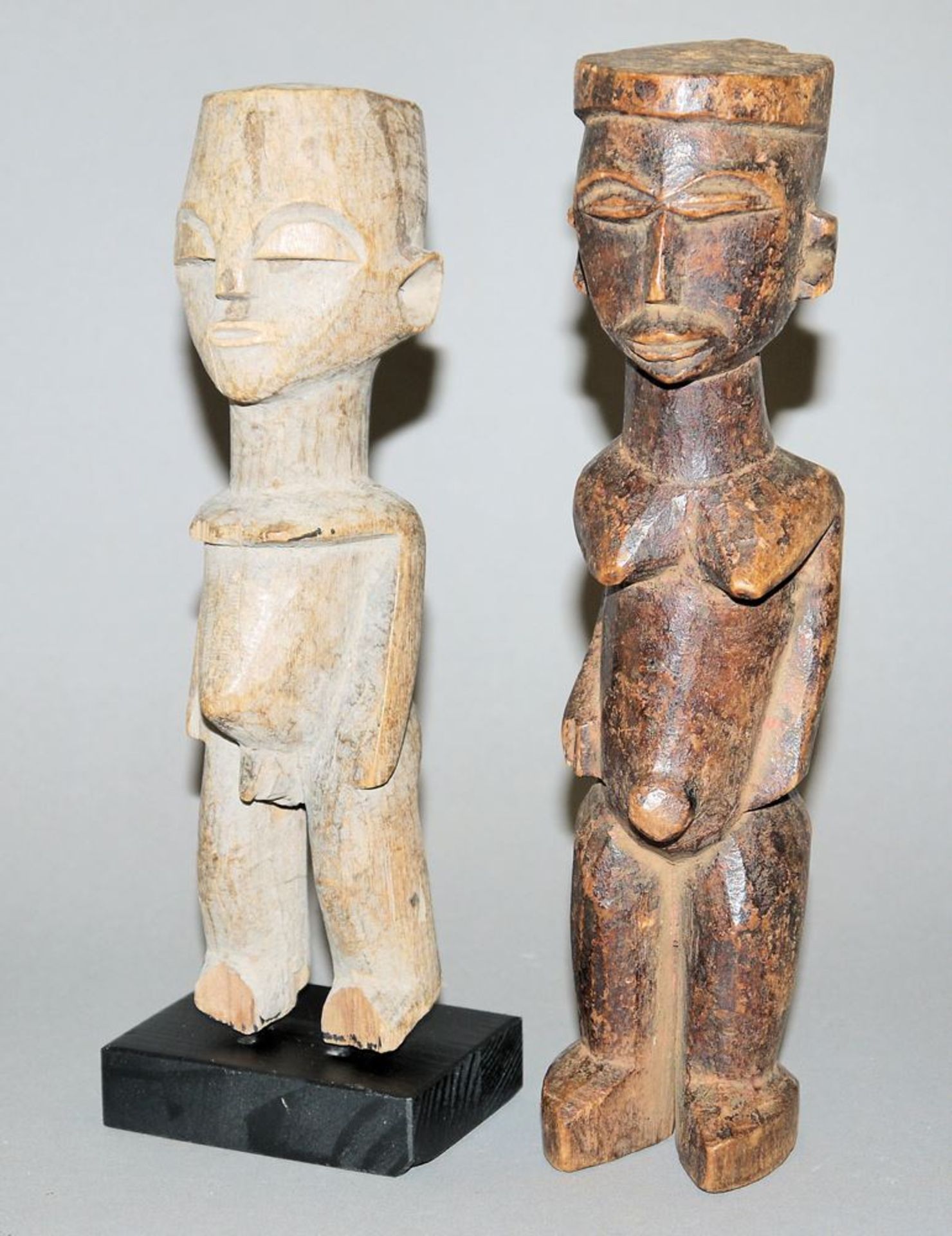 Zwei Bateba-Figuren der Lobi, Burkina Faso