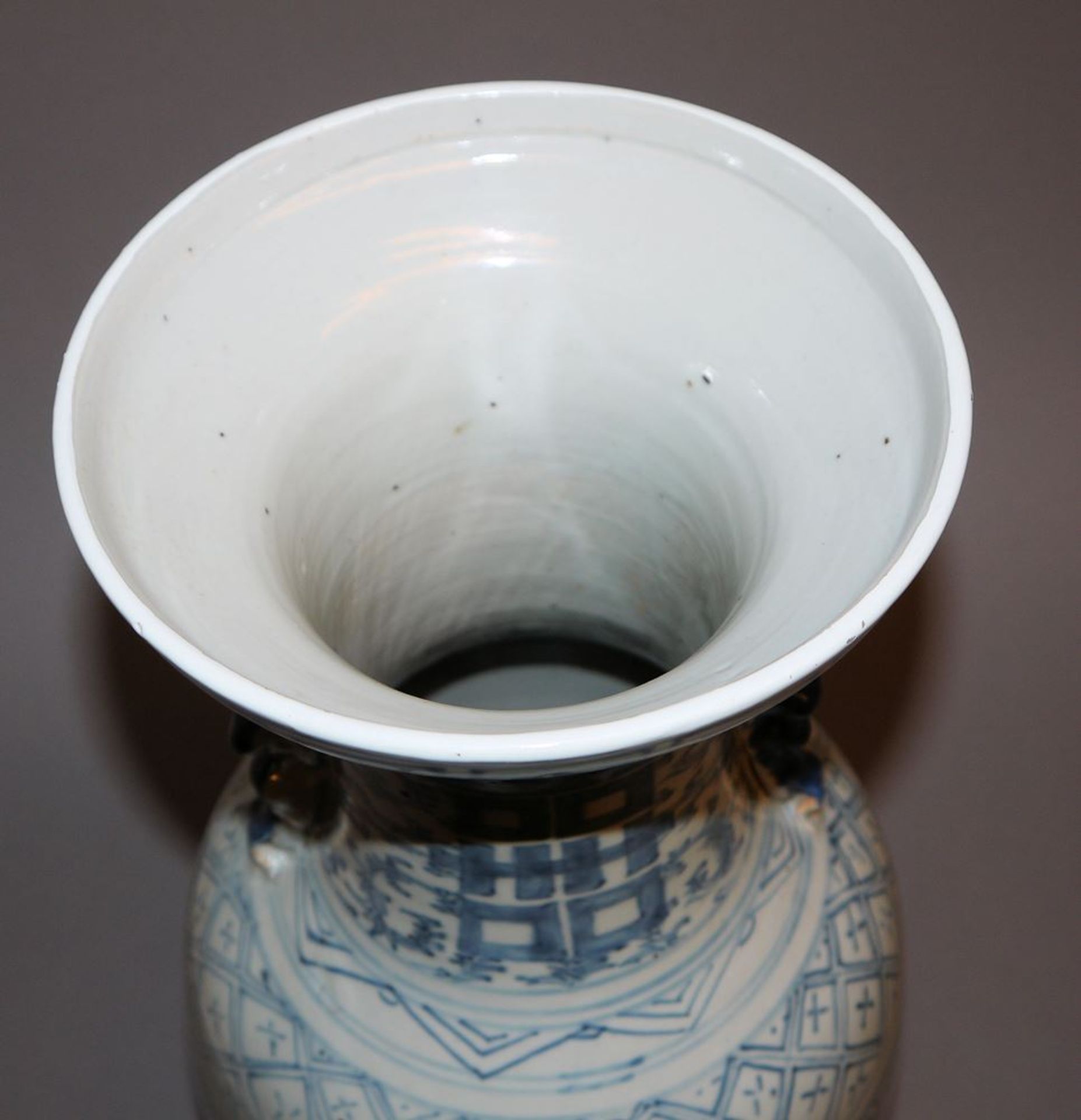 Große "Hochzeits-Vase" der späten Qing-Zeit, China 19. Jh. - Image 2 of 2
