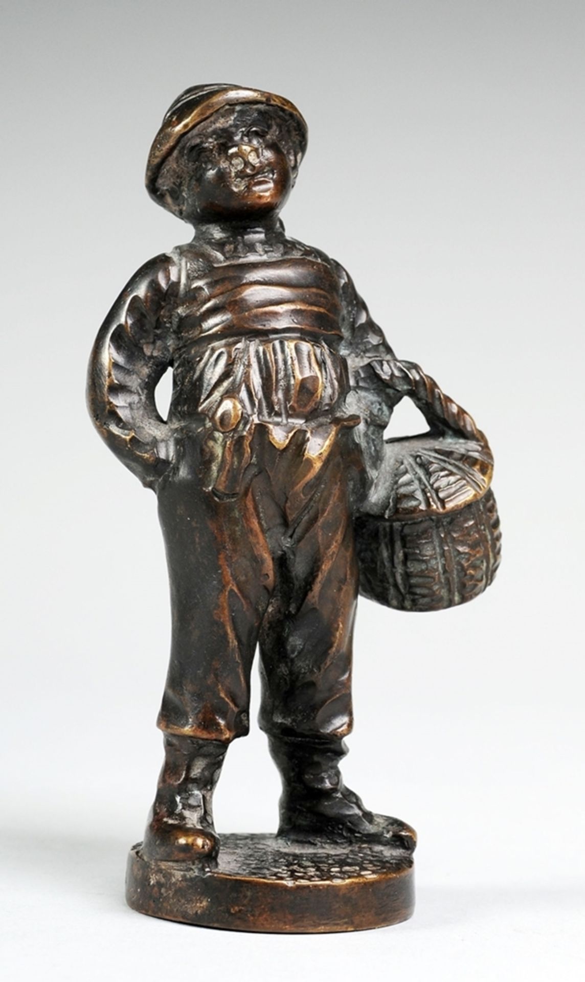 Unbekannt(Wohl deutscher Künstler, E. 19. Jh.) Bronze, patiniert. Auf runder Plinthe Straße
