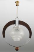 Deckenlampe im dänischen Design1-flg. Verchromtes Metallgestänge mit vertikal abgehängtem