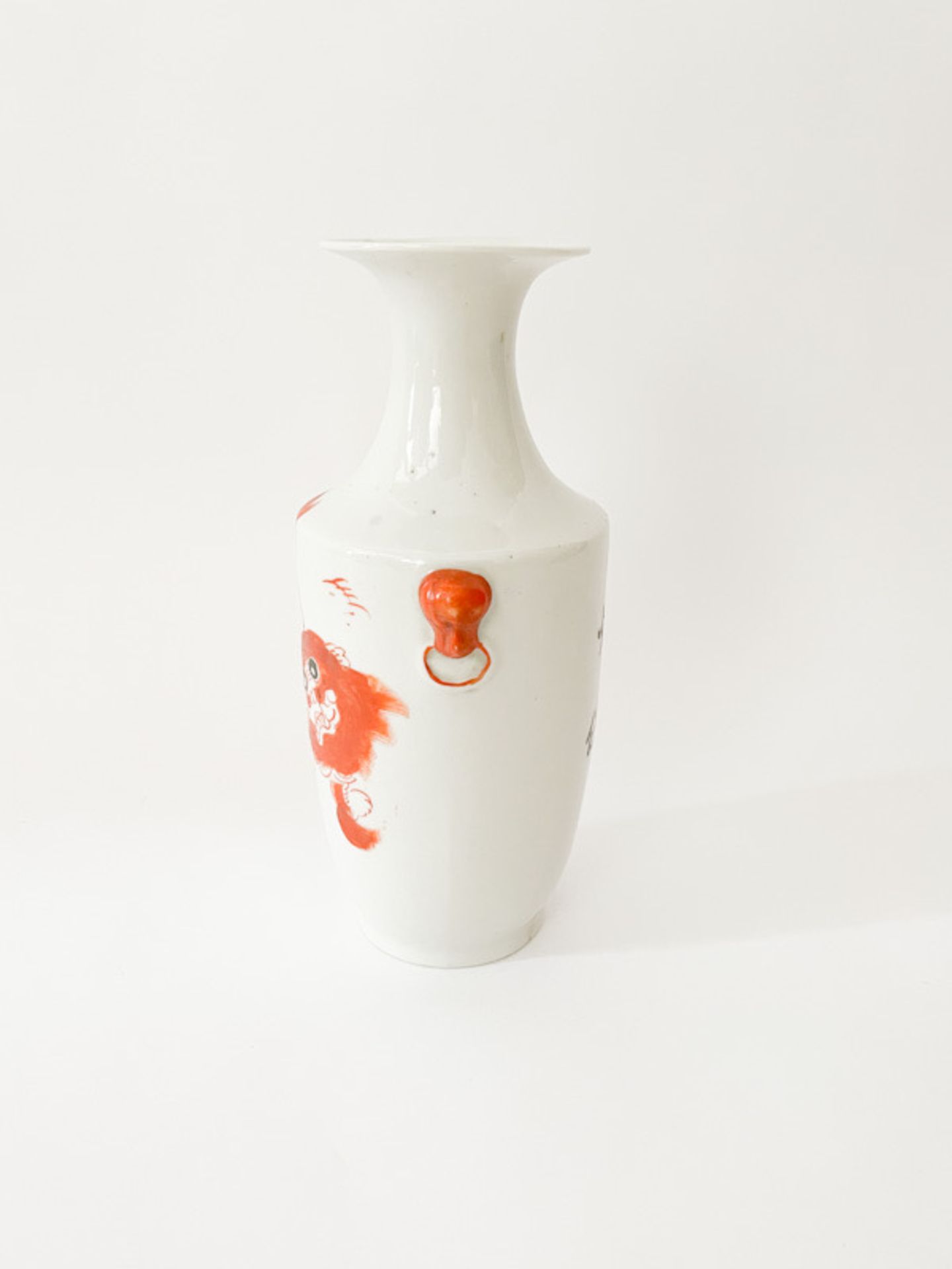 China Vase mit roten Fu Löwen - Bild 3 aus 7