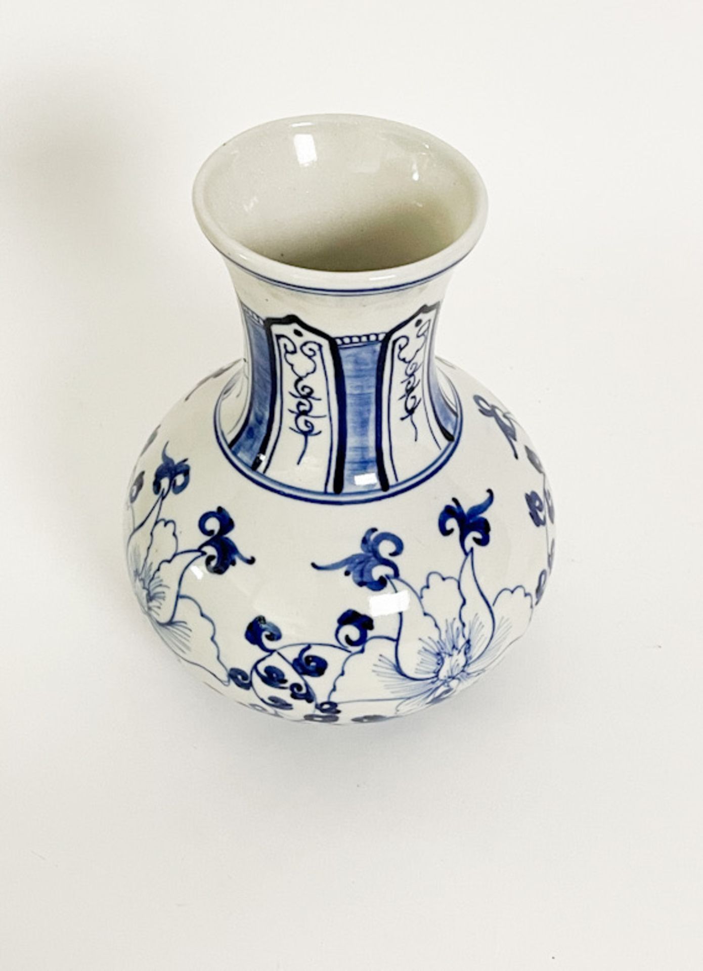 Blau-weiße chinesische Vase - Bild 2 aus 4