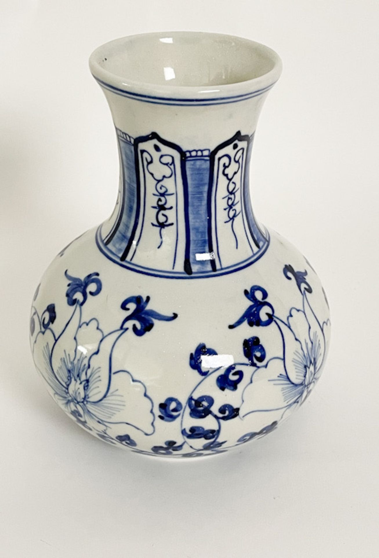 Blau-weiße chinesische Vase
