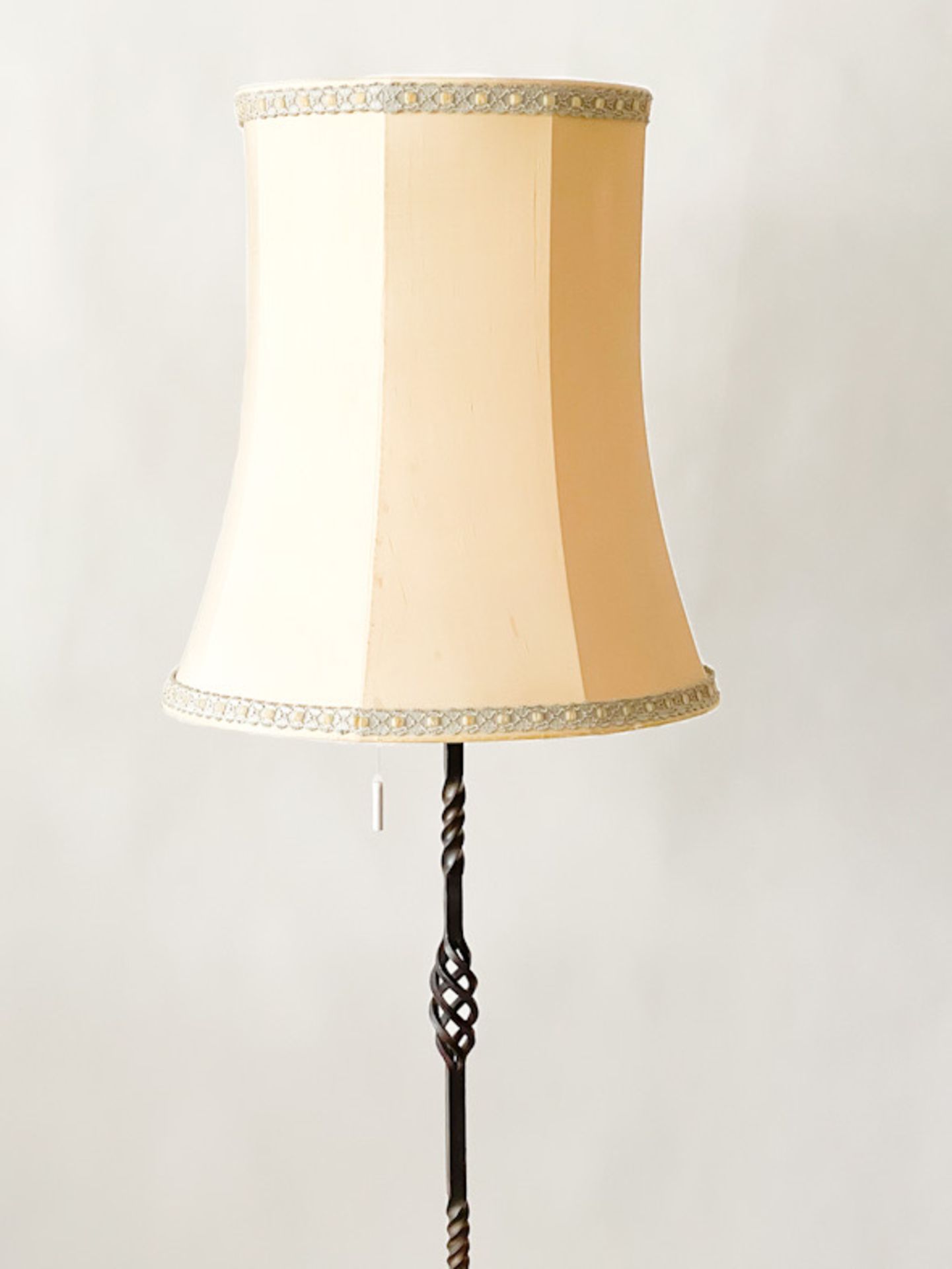 Schmiedeiserne Stehlampe - Image 2 of 3