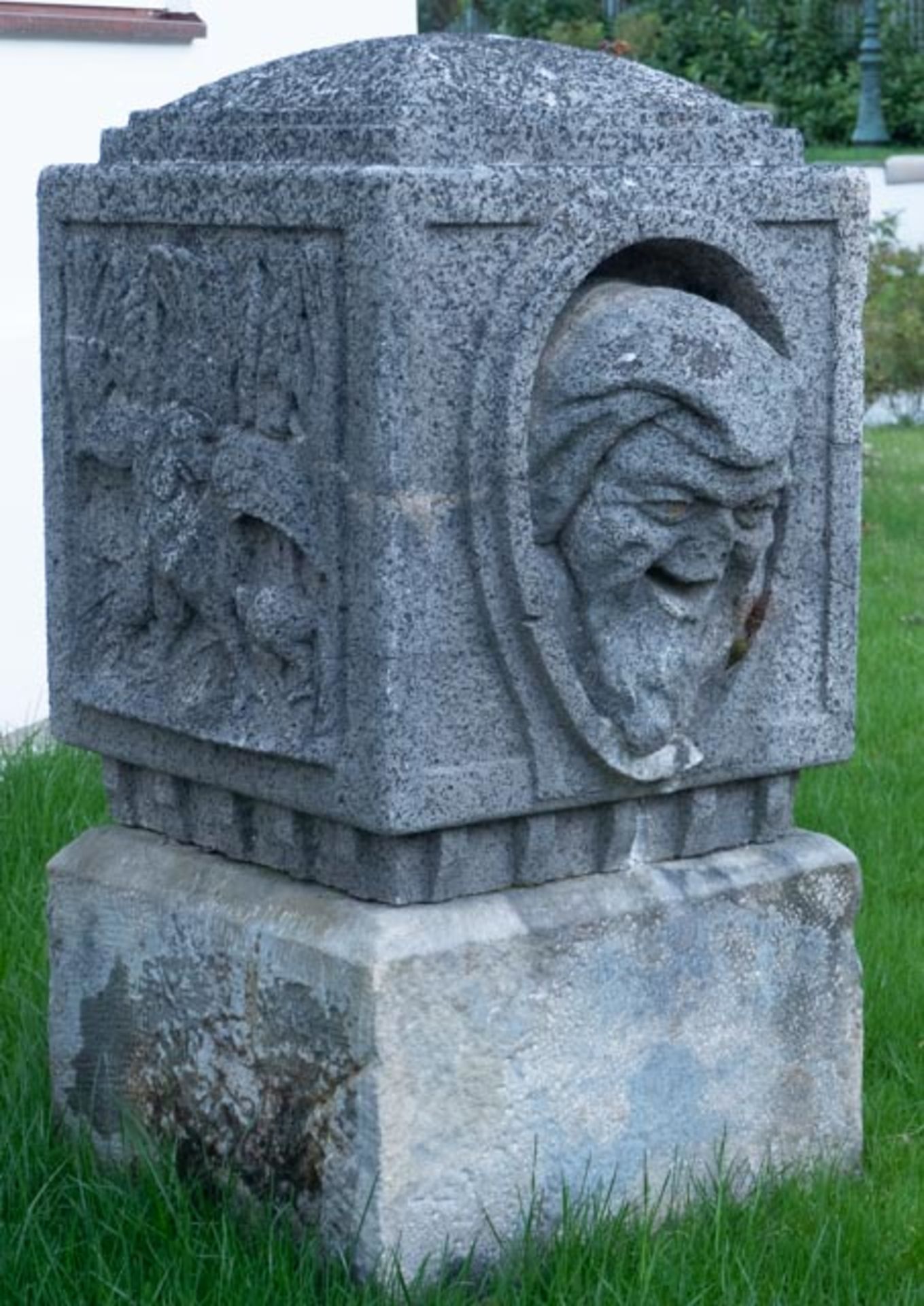 Prunkvoller "Wegestein"